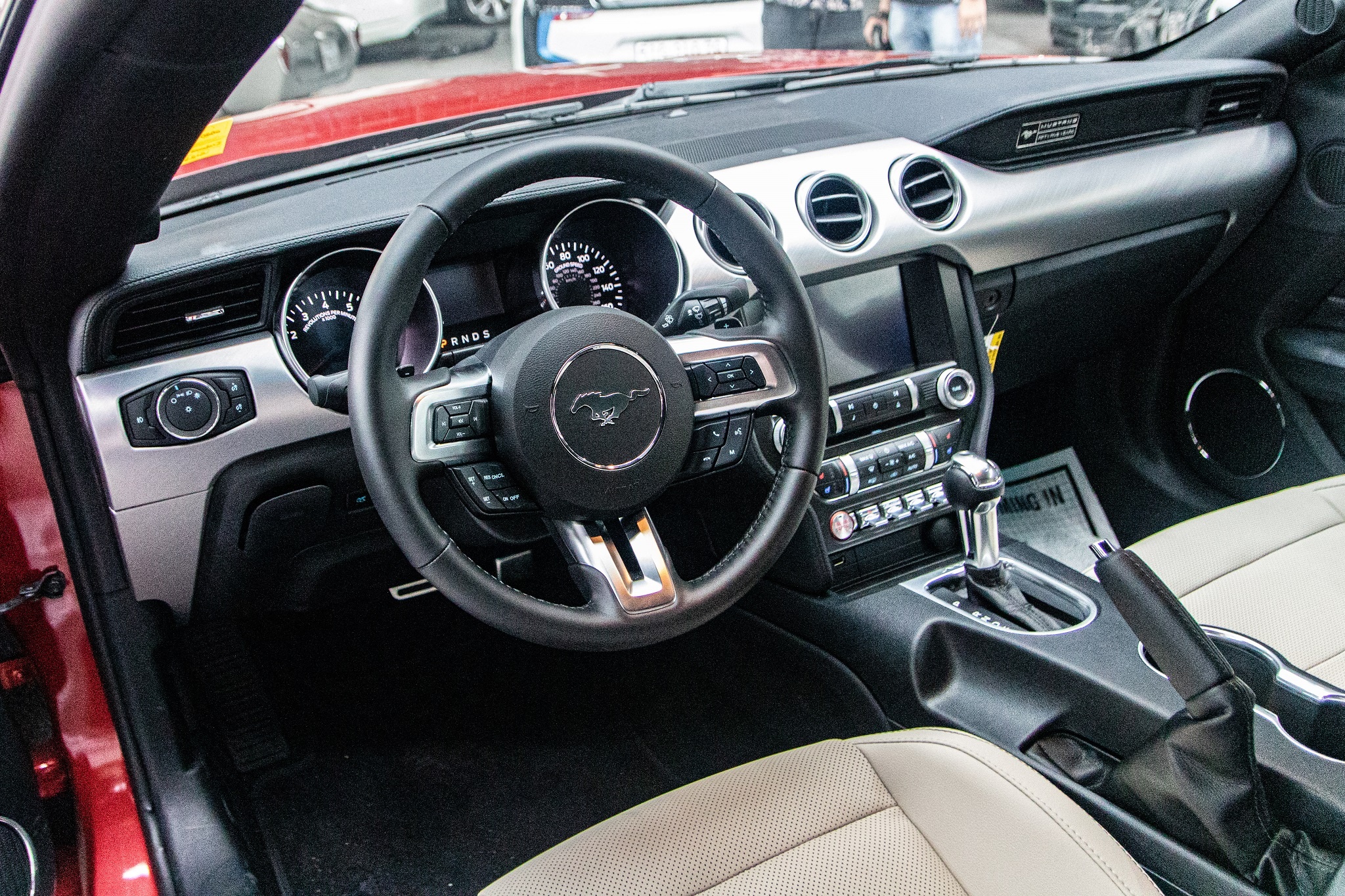 Ford Mustang 55th Edition gia hon 3 ty o VN anh 24