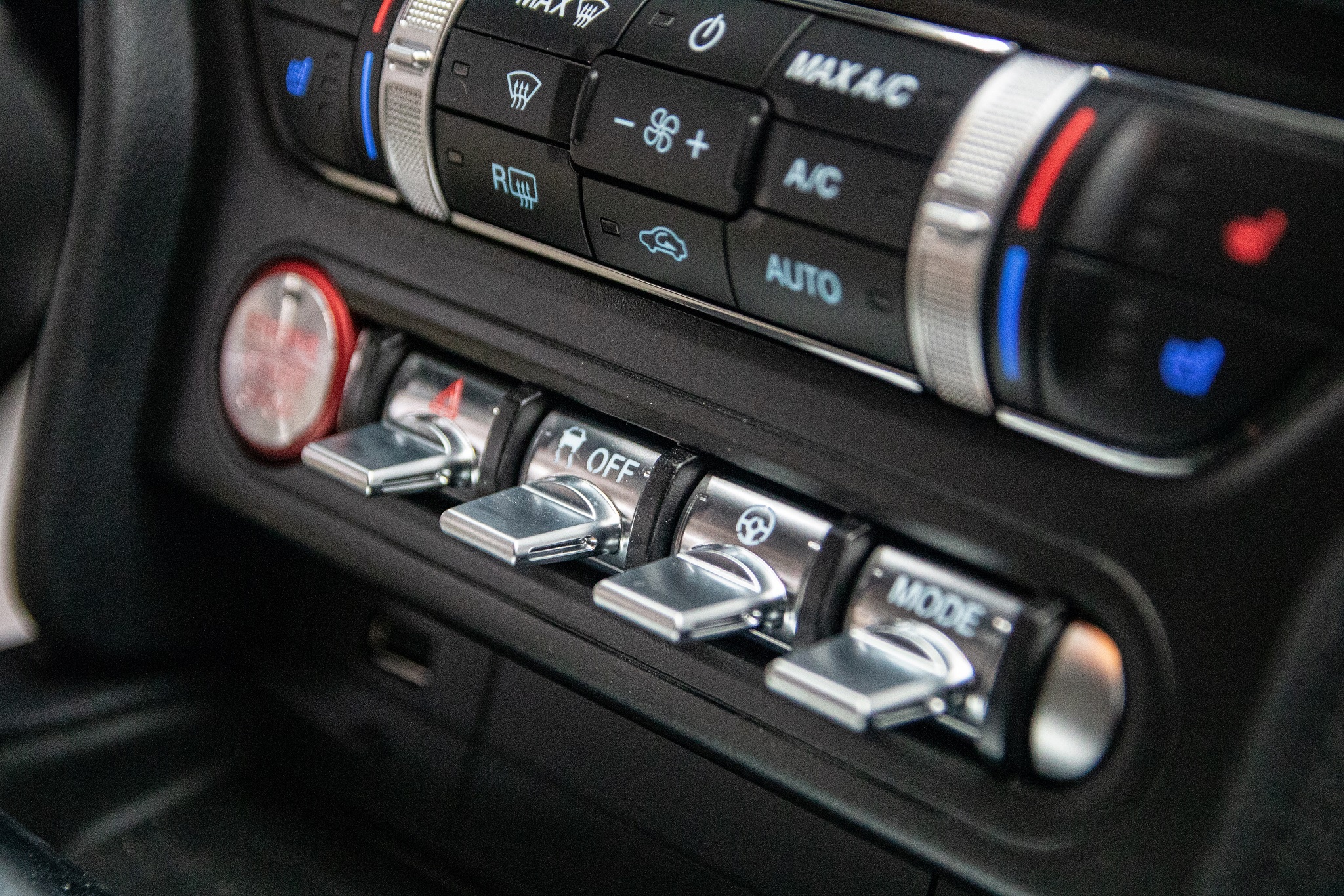 Ford Mustang 55th Edition gia hon 3 ty o VN anh 28