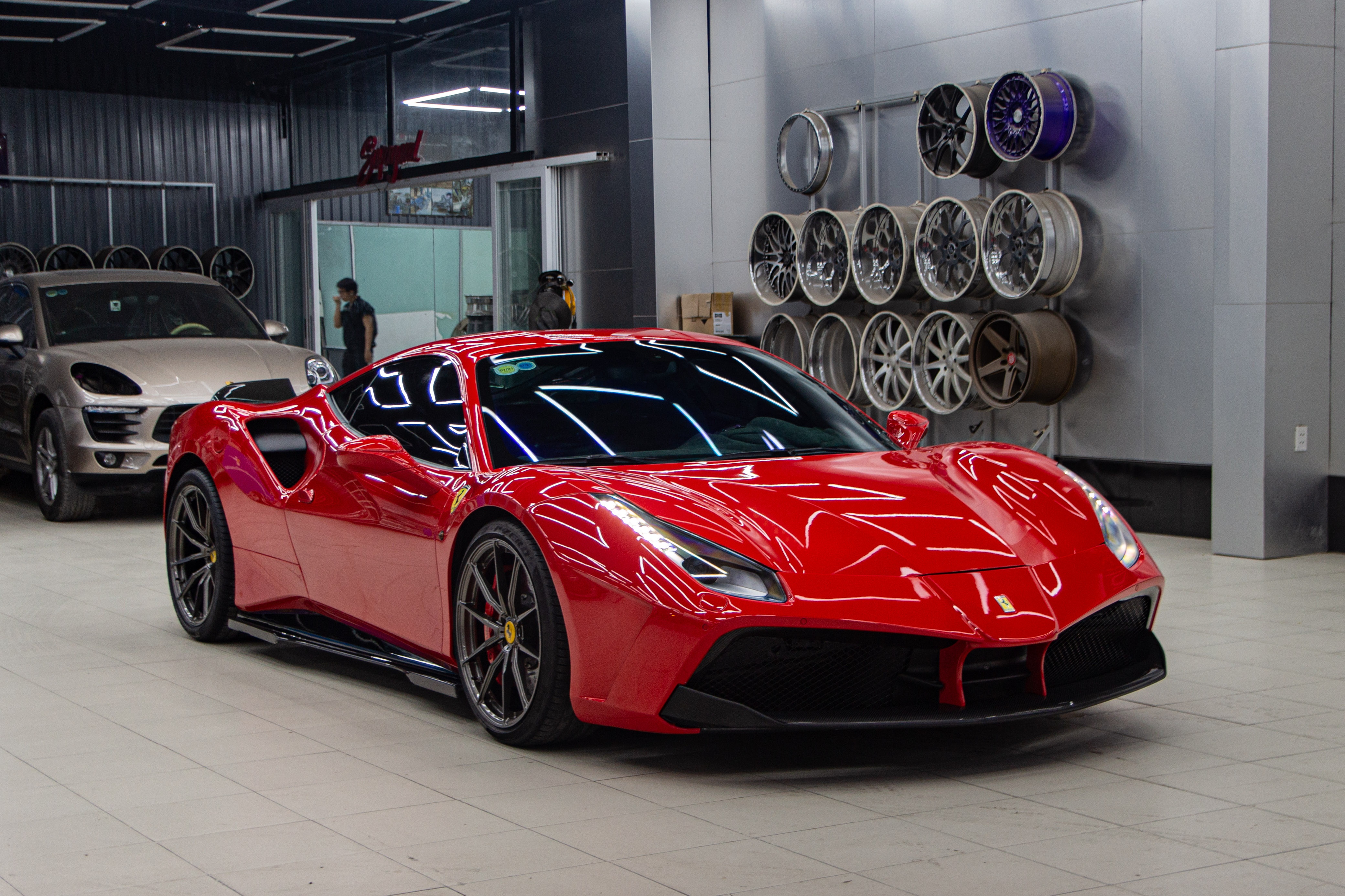 Ferrari 488 GTB SVR doc nhat VN duoc nang cong suat anh 9