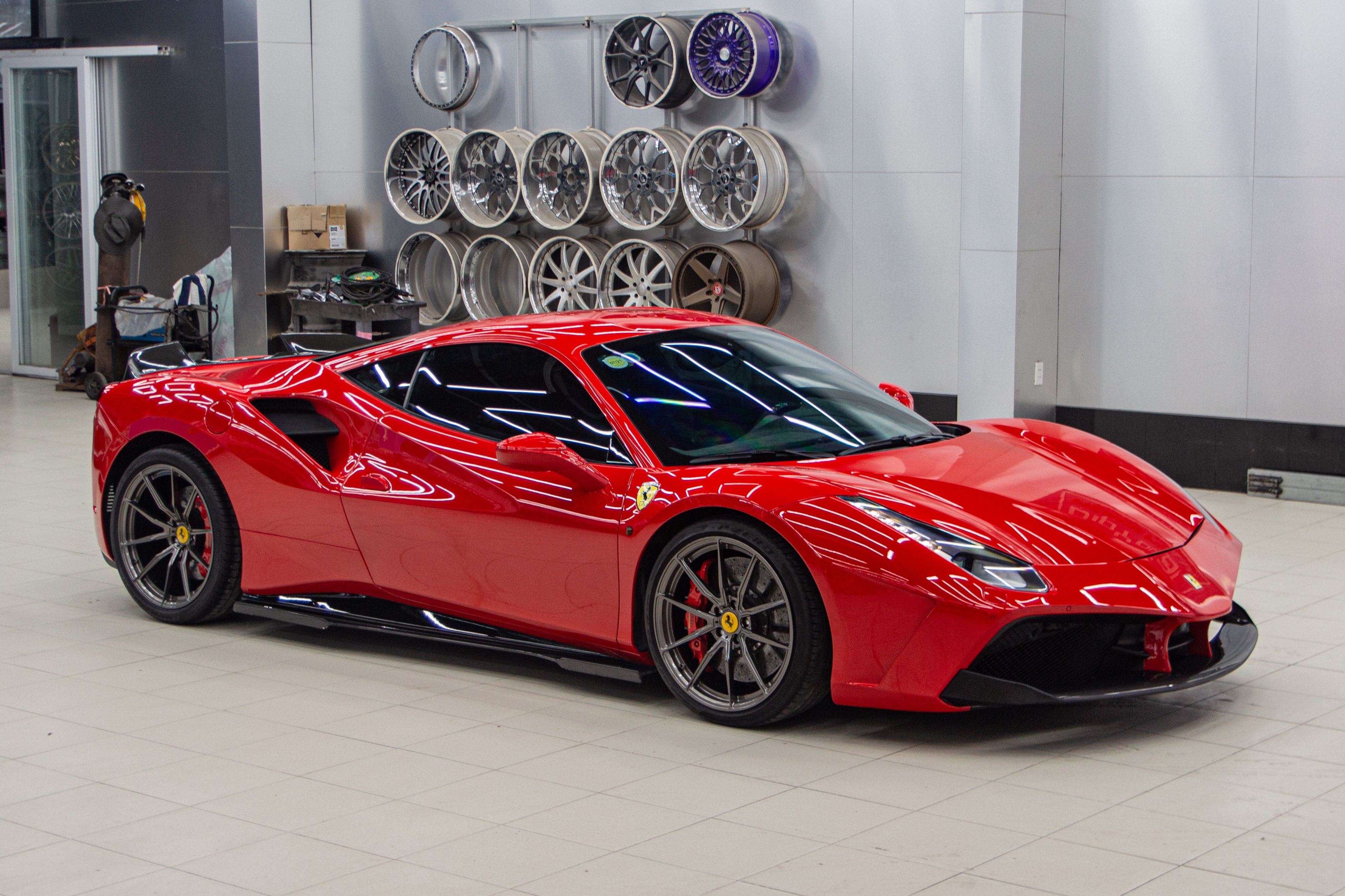 Ferrari 488 GTB SVR doc nhat VN duoc nang cong suat anh 2