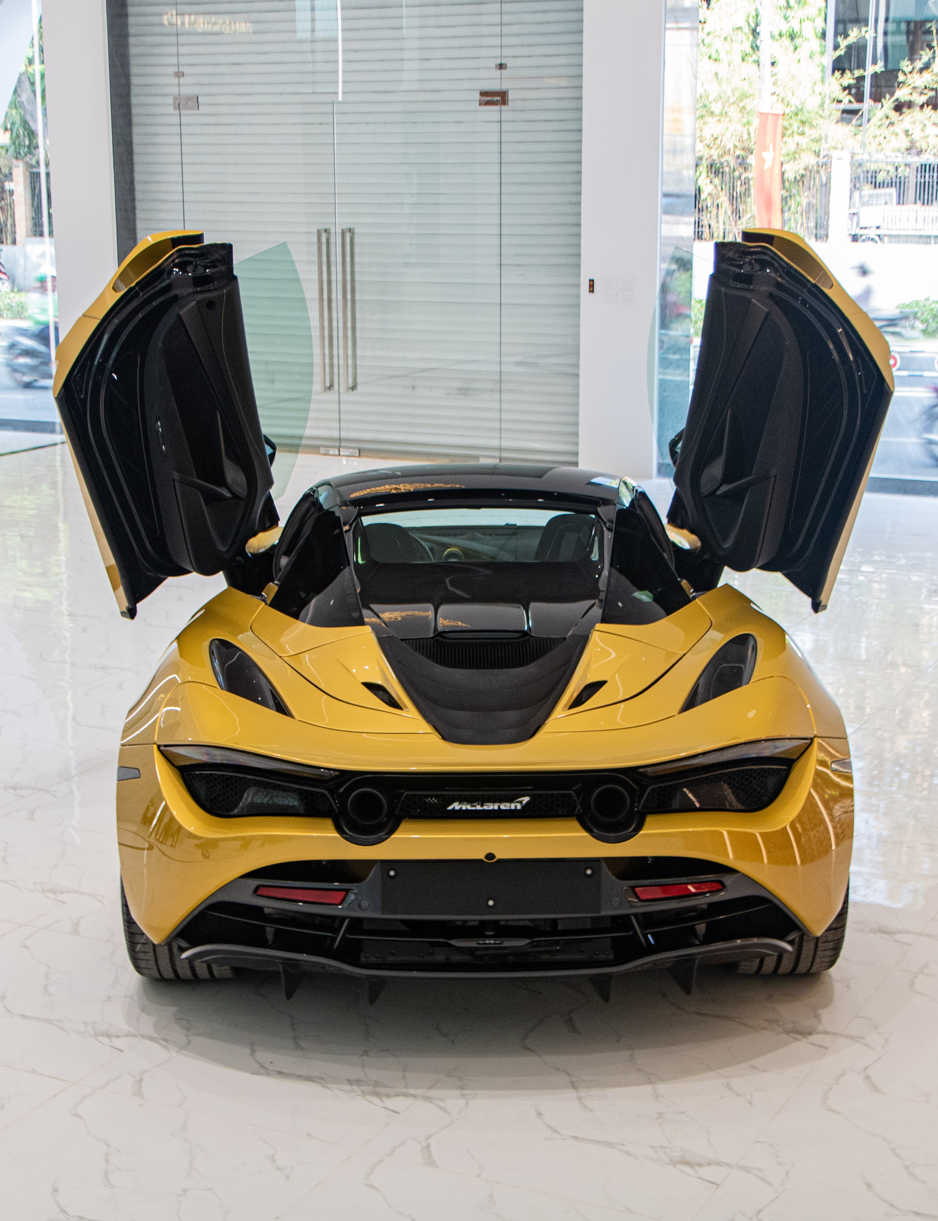 McLaren 720S Spider thu 4 cap ben VN anh 5