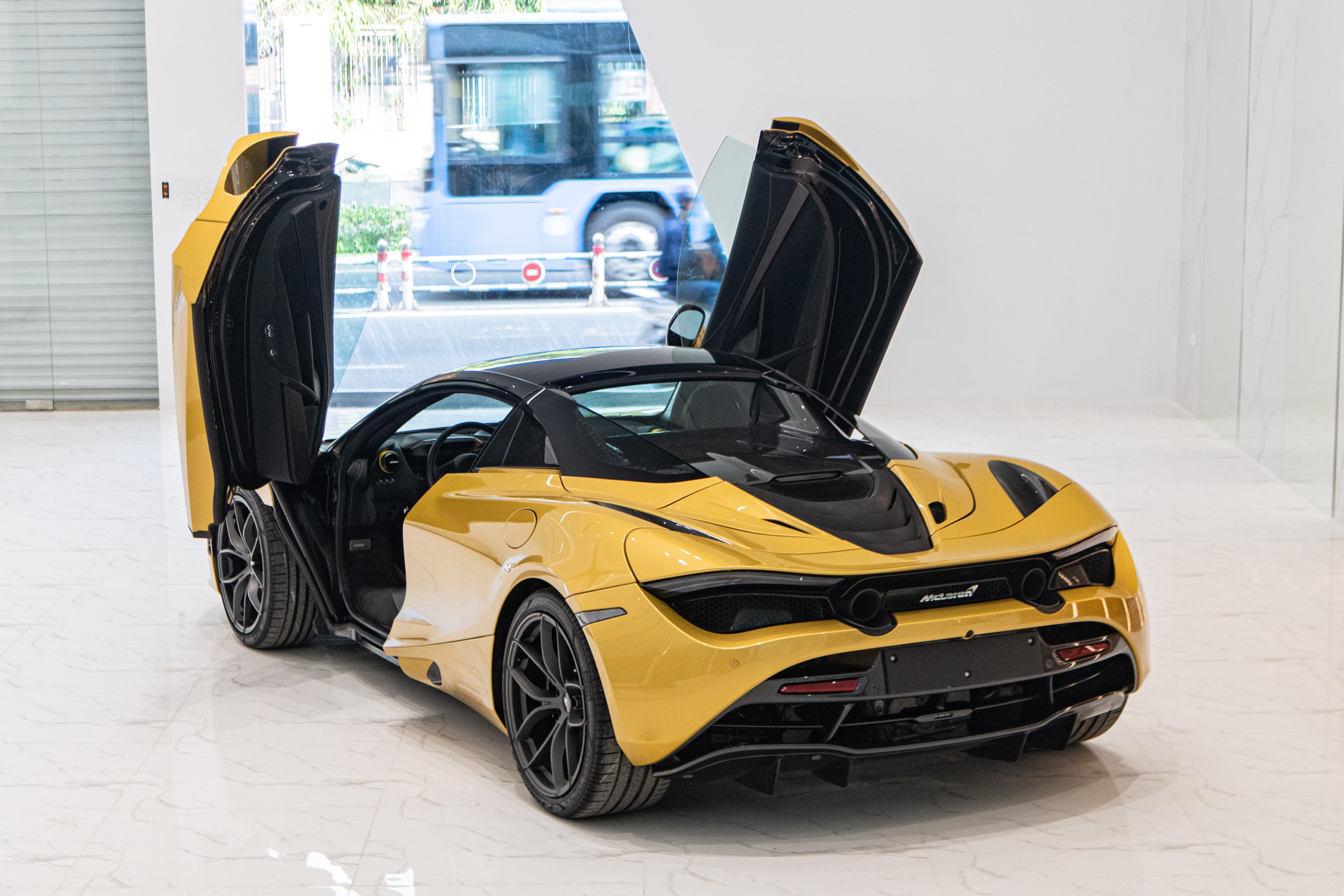 McLaren 720S Spider thu 4 cap ben VN anh 12