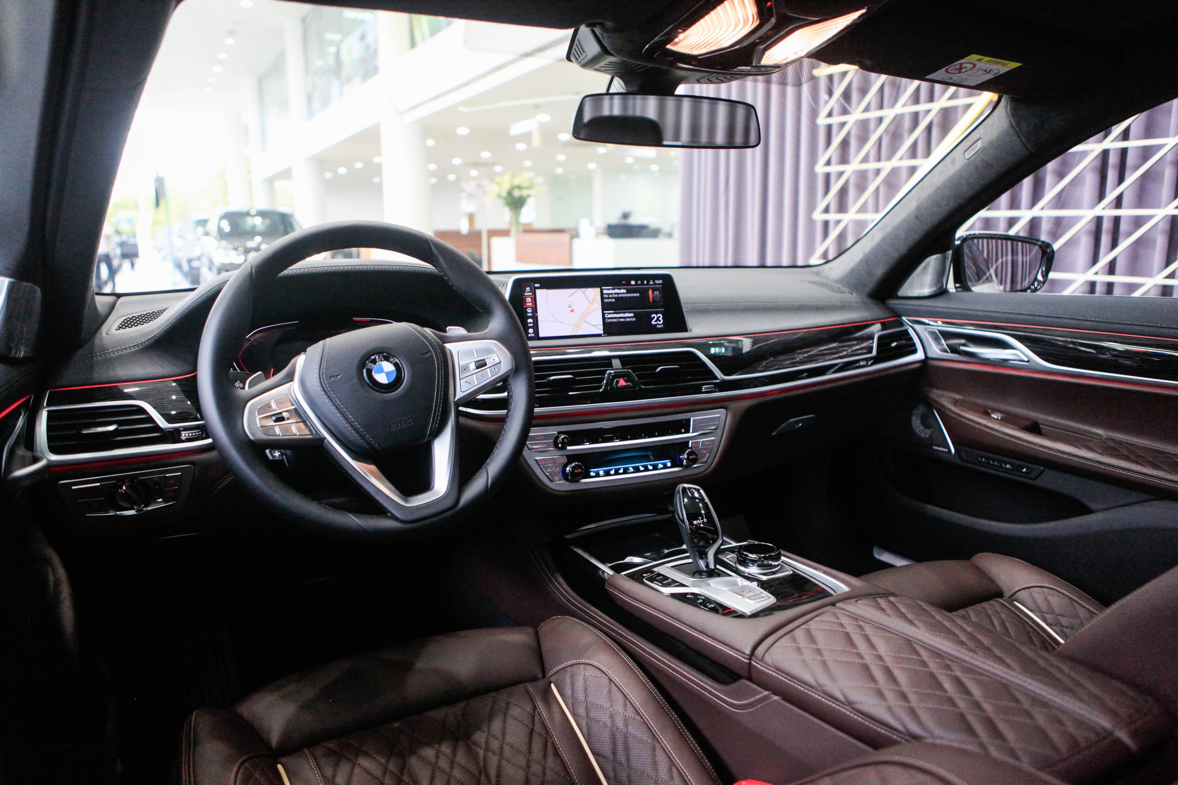 So sánh BMW 740Li và Mercedes-Benz S 450L Luxury ảnh 10 So sanh BMW 740Li va Mercedes-Benz S 450L Luxury anh 10