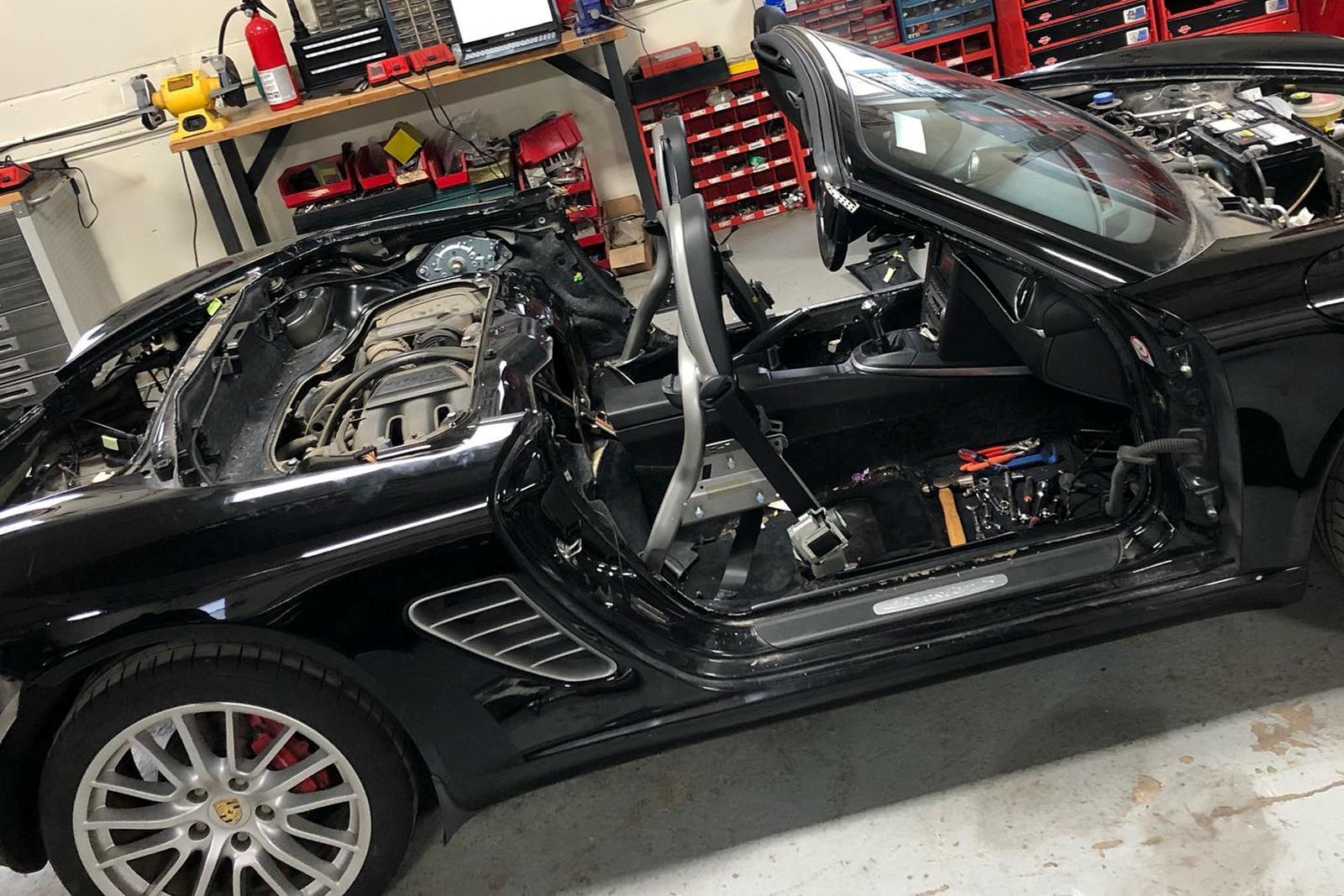 Porsche Boxster lot xac thanh sieu xe 3, 5 trieu USD anh 6