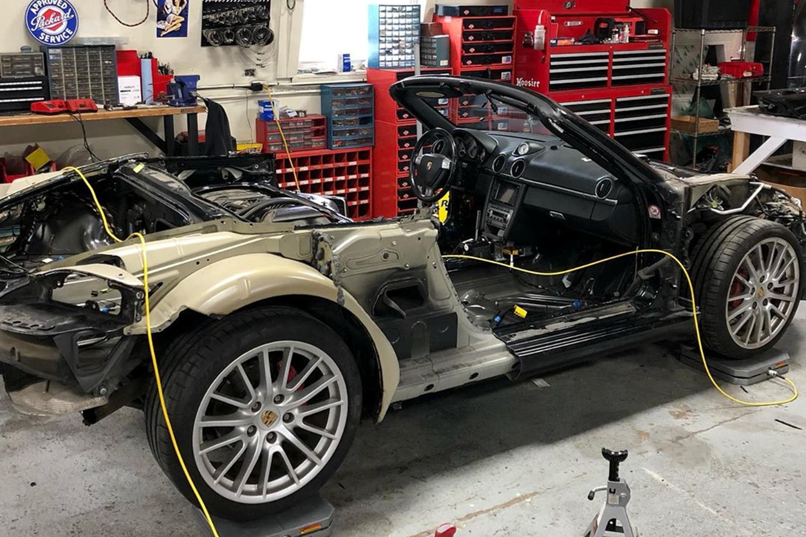 Porsche Boxster lot xac thanh sieu xe 3, 5 trieu USD anh 5