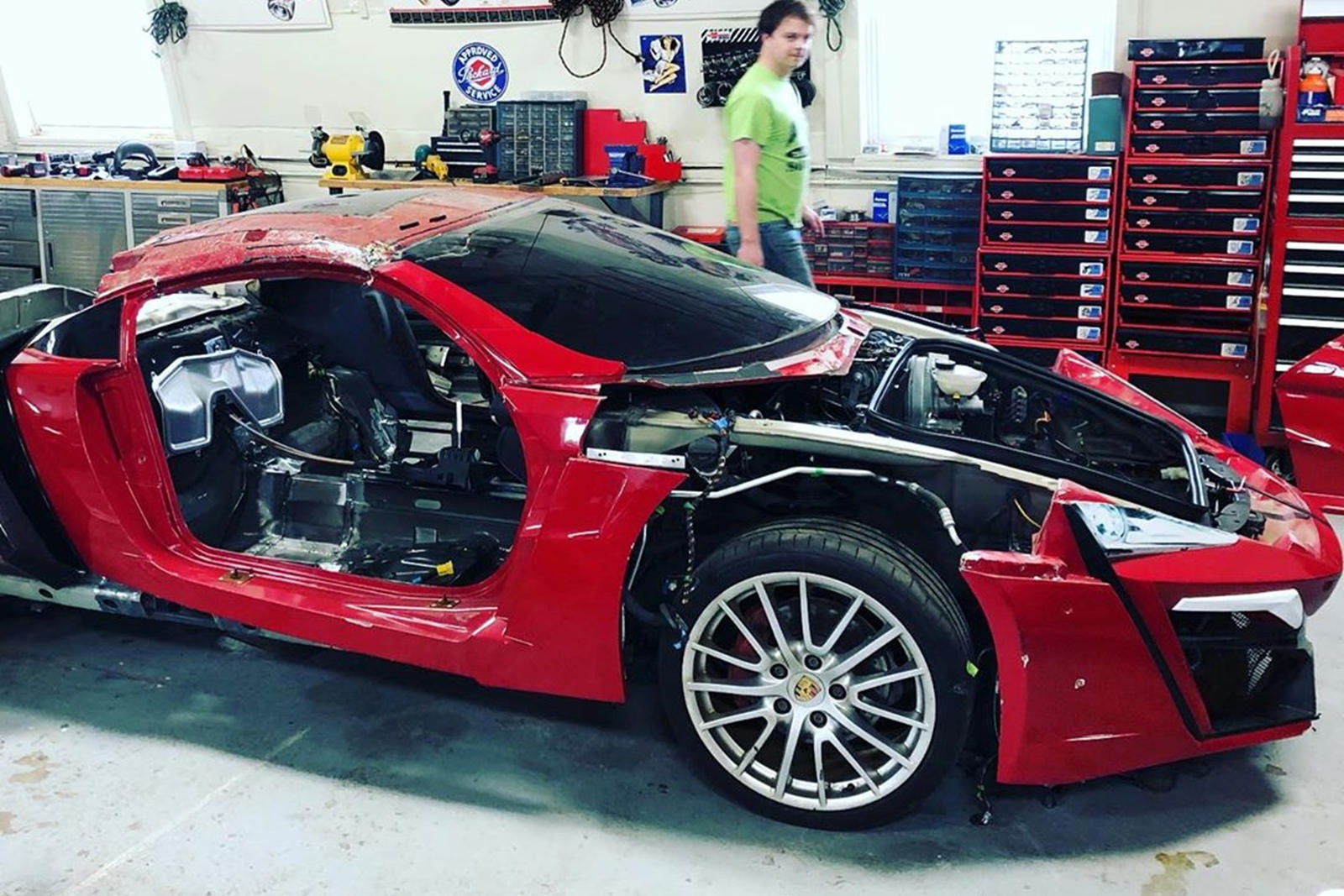 Porsche Boxster lot xac thanh sieu xe 3, 5 trieu USD anh 8