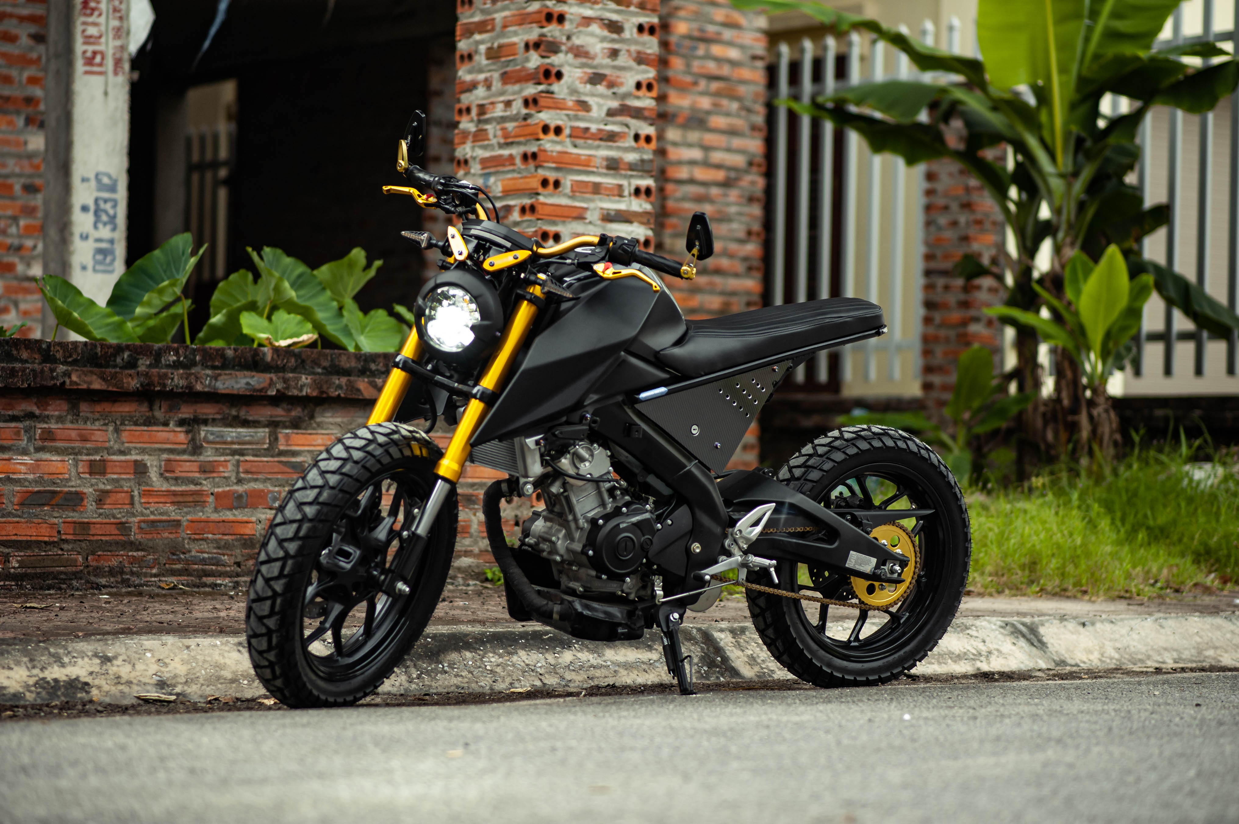 Yamaha TFX 150 lot xac hoan toan theo phong cach cafe racer tai Ha Noi hinh anh