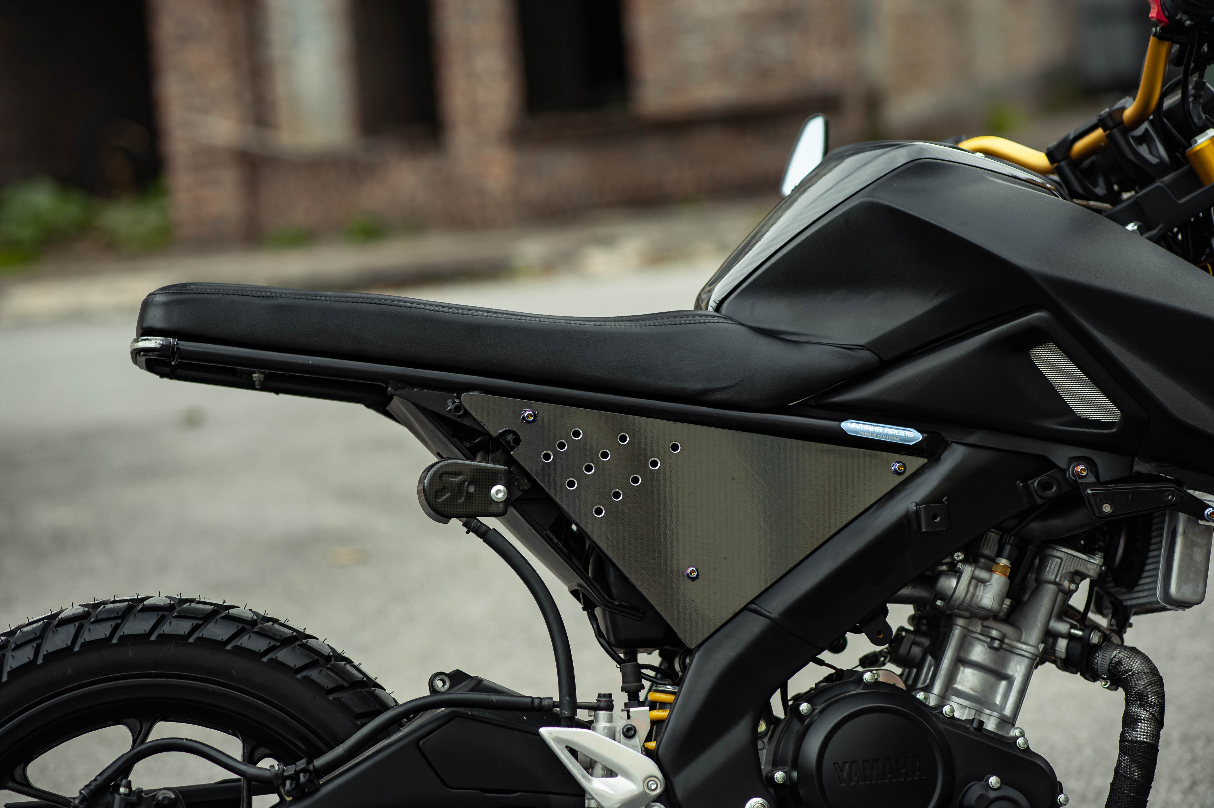 Yamaha TFX 150 do phong cach cafe racer anh 7