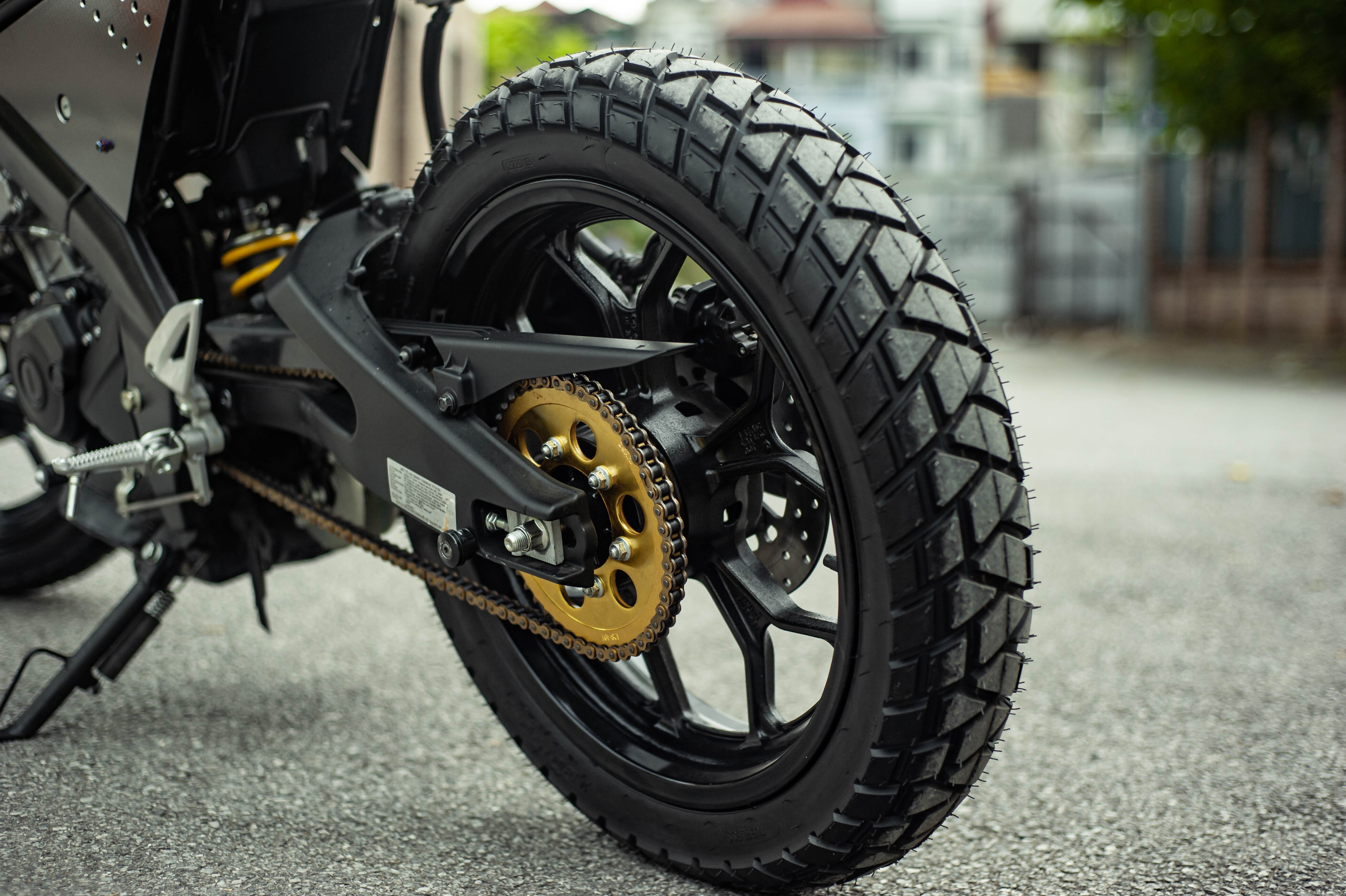 Yamaha TFX 150 do phong cach cafe racer anh 10