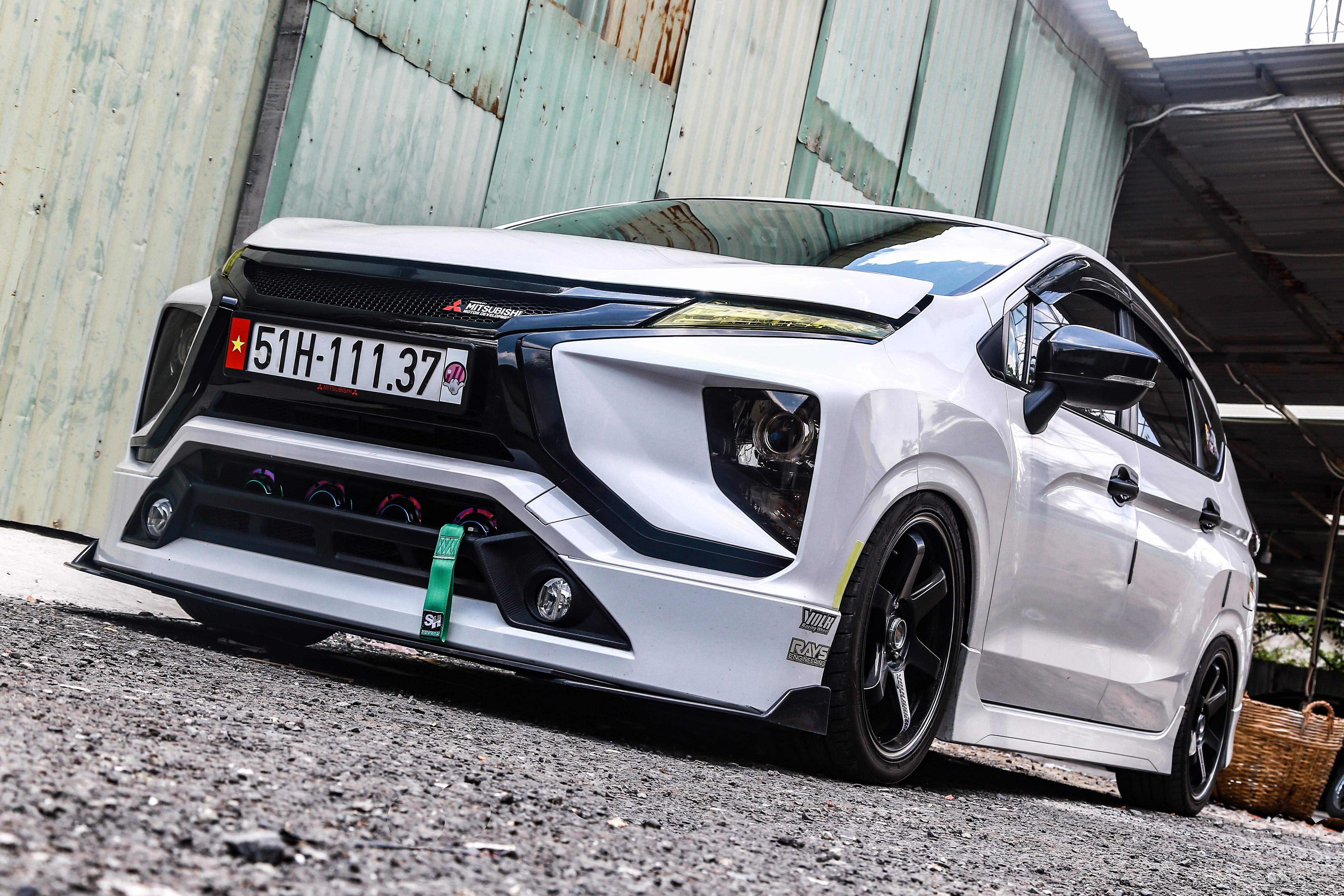 Mitsubishi Xpander do ha gam theo phong cach JDM tai TP.HCM hinh anh