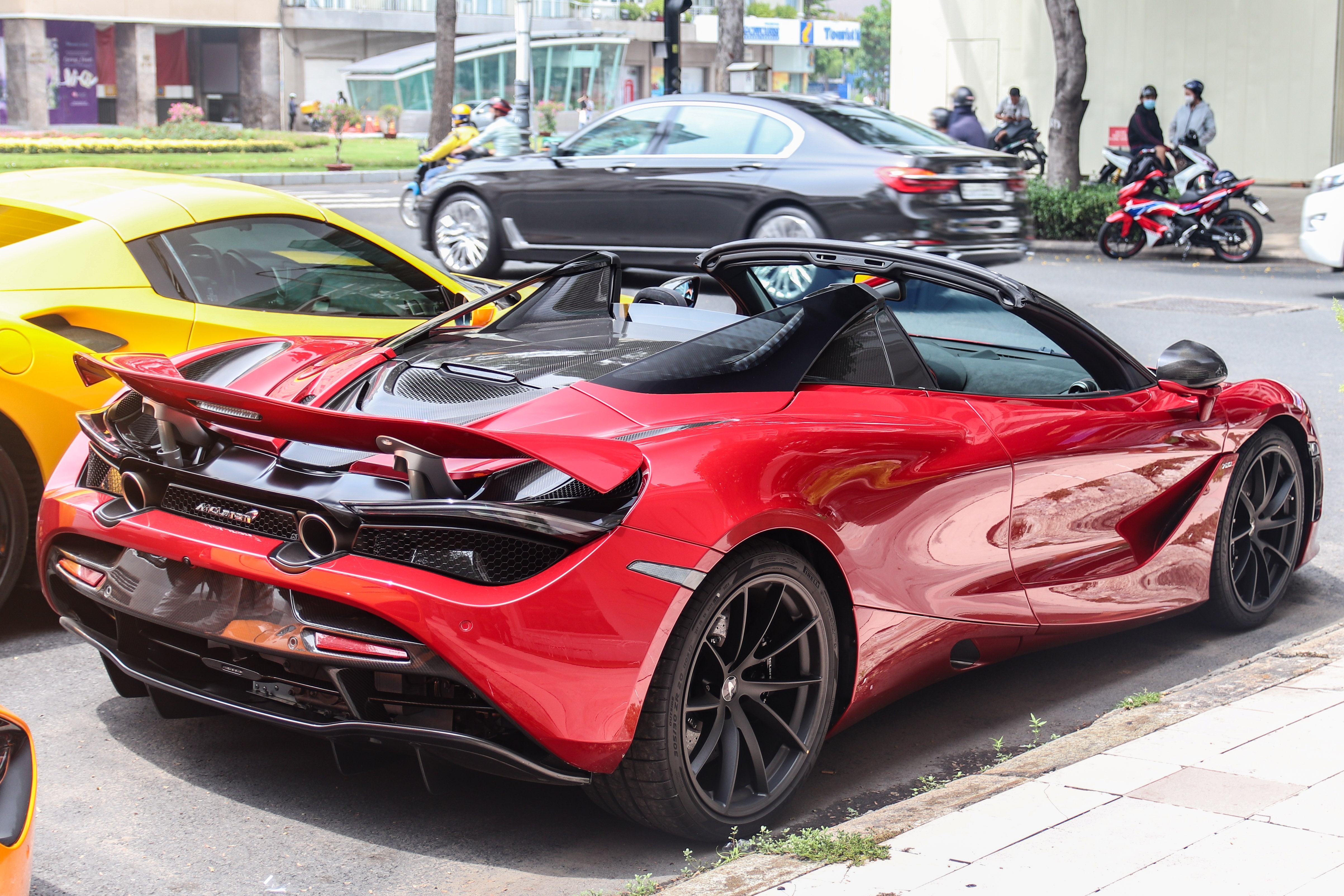 Dan sieu xe quy tu tai trung tam TP.HCM anh 2