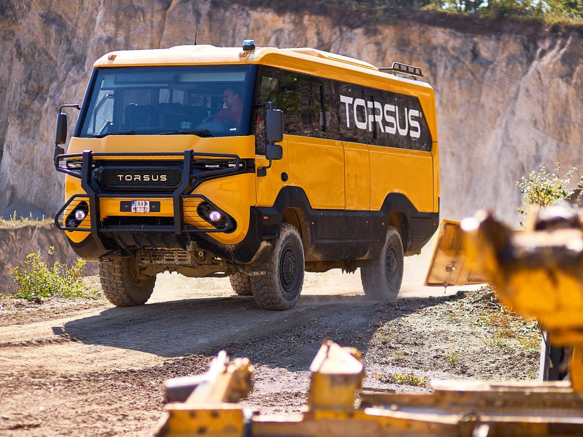 Xe buyt dia hinh dau tien tren the gioi anh 10