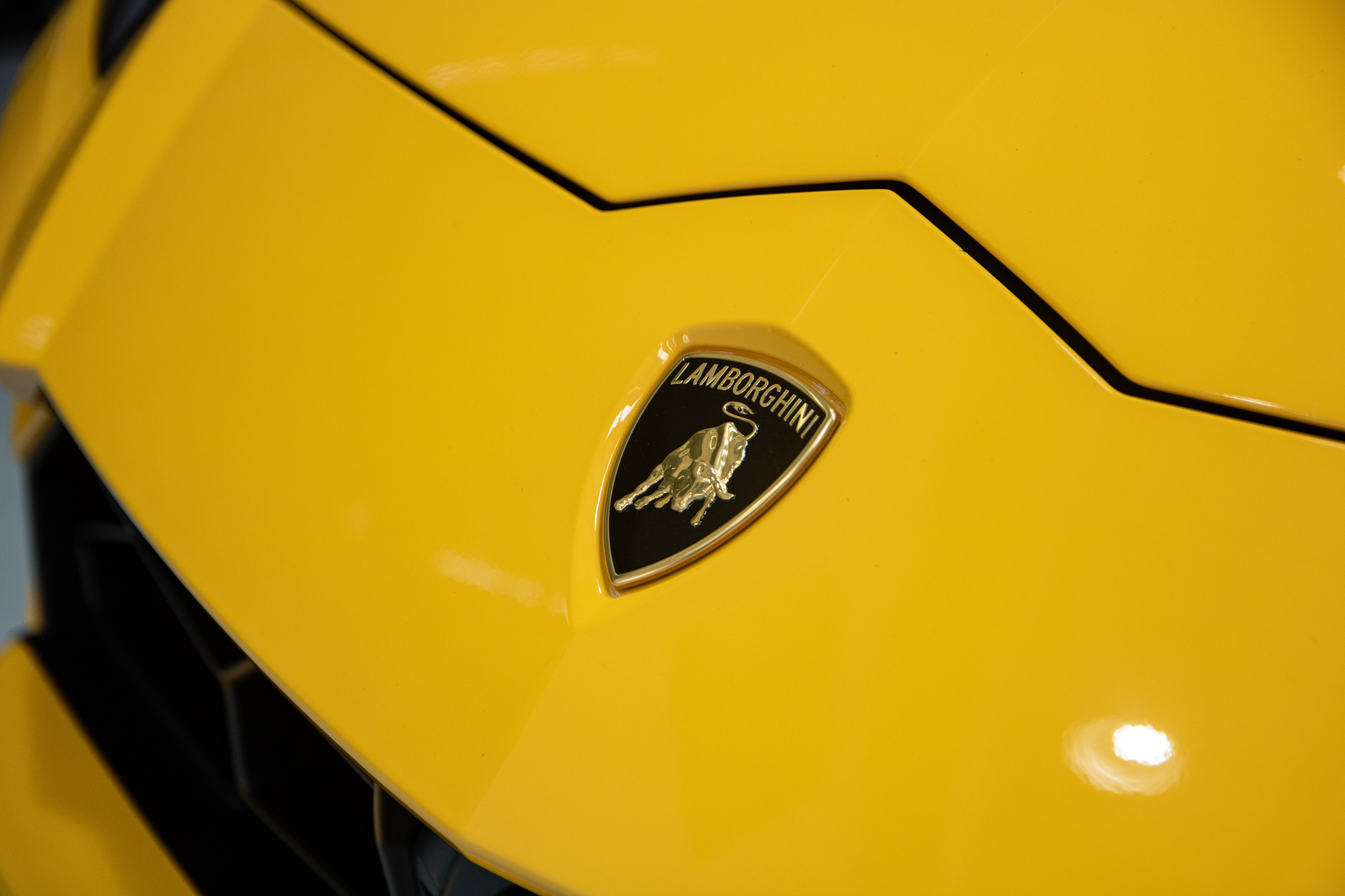 Chi tiet Lamborghini Urus chinh hang anh 10