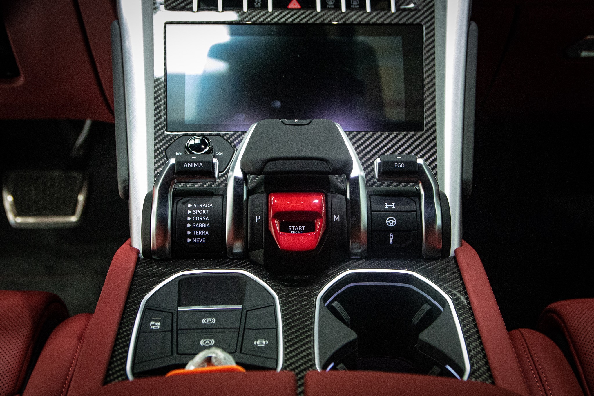 Chi tiet Lamborghini Urus chinh hang anh 18