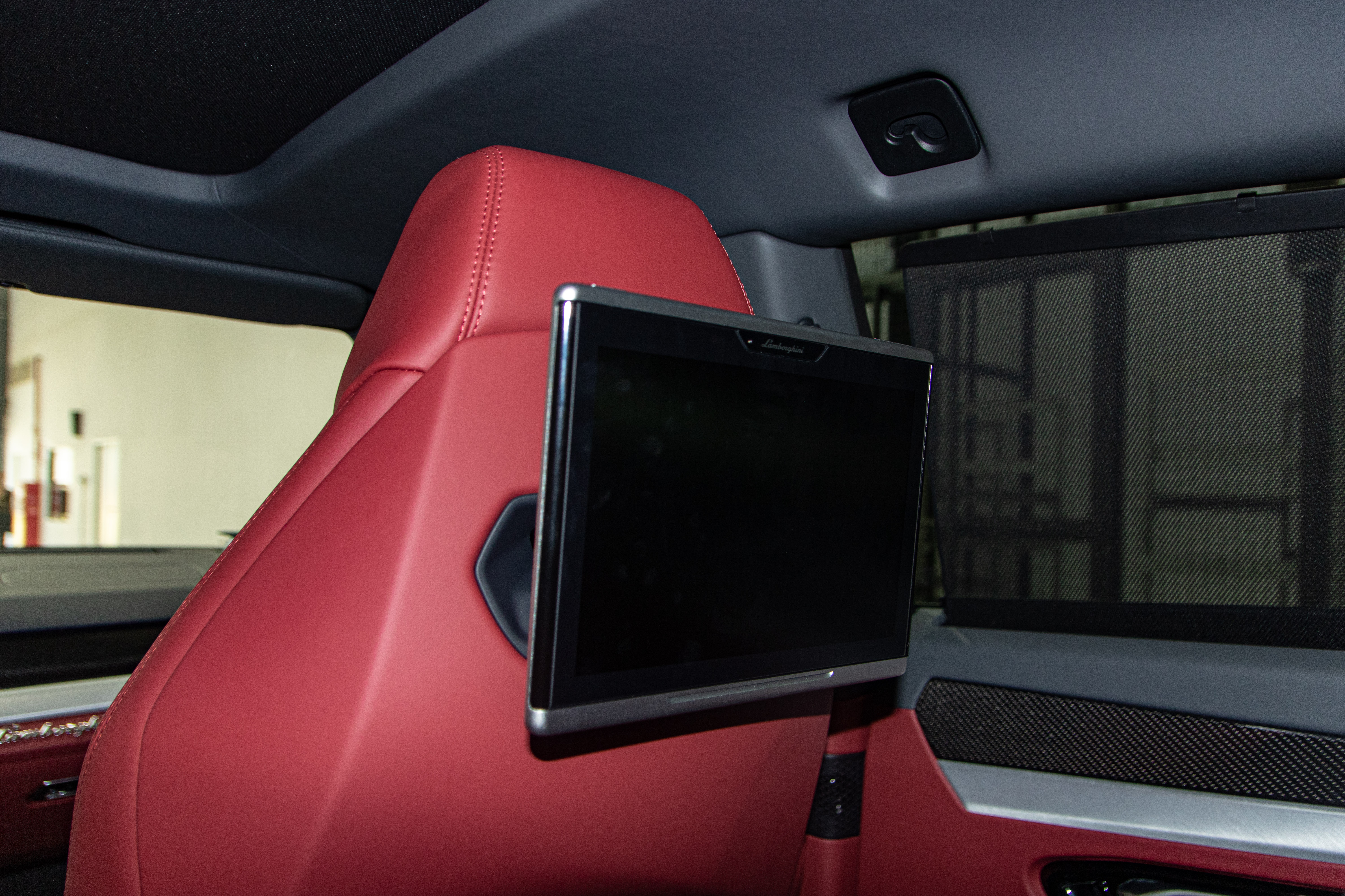 Chi tiet Lamborghini Urus chinh hang anh 33