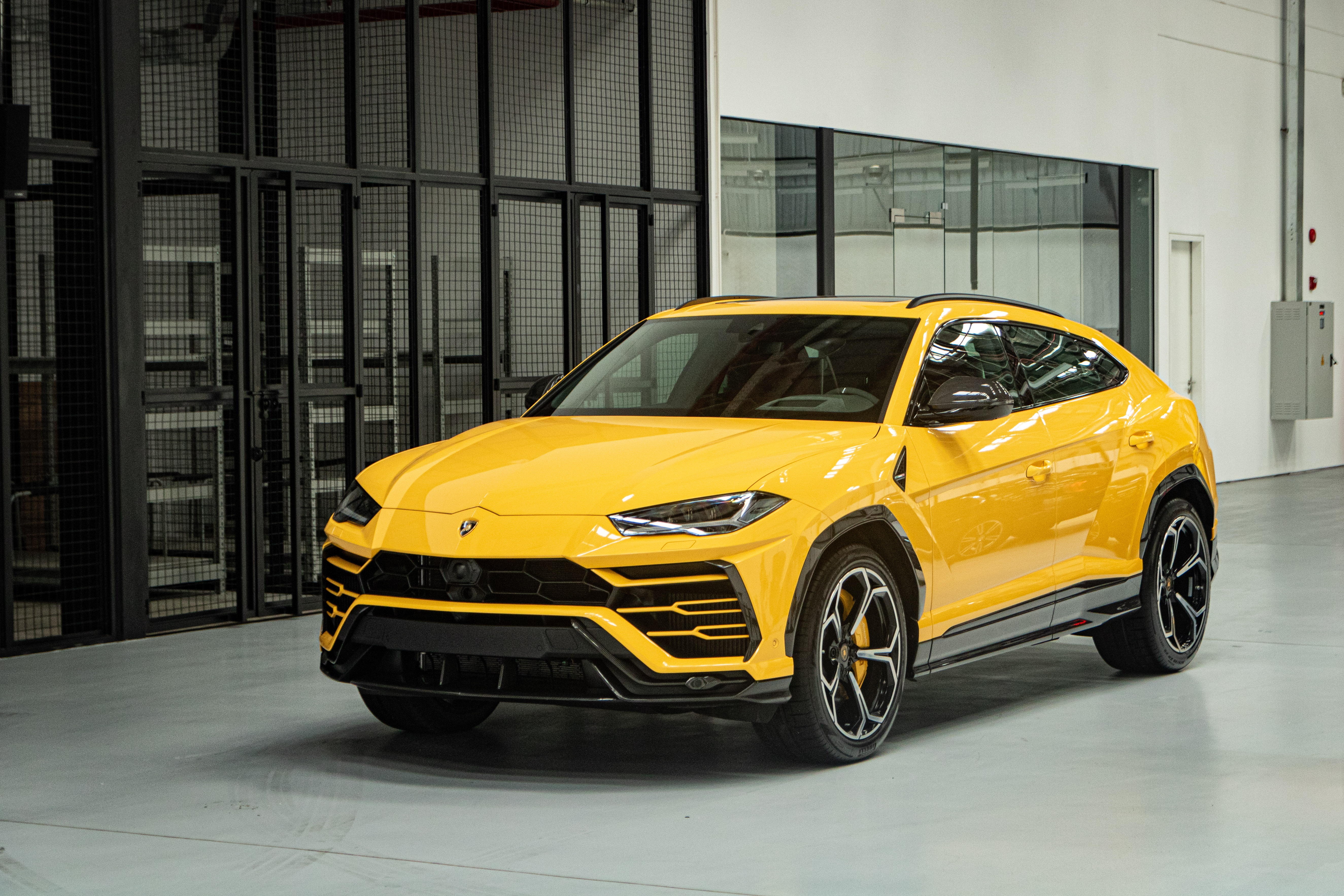 Chi tiet Lamborghini Urus chinh hang anh 1