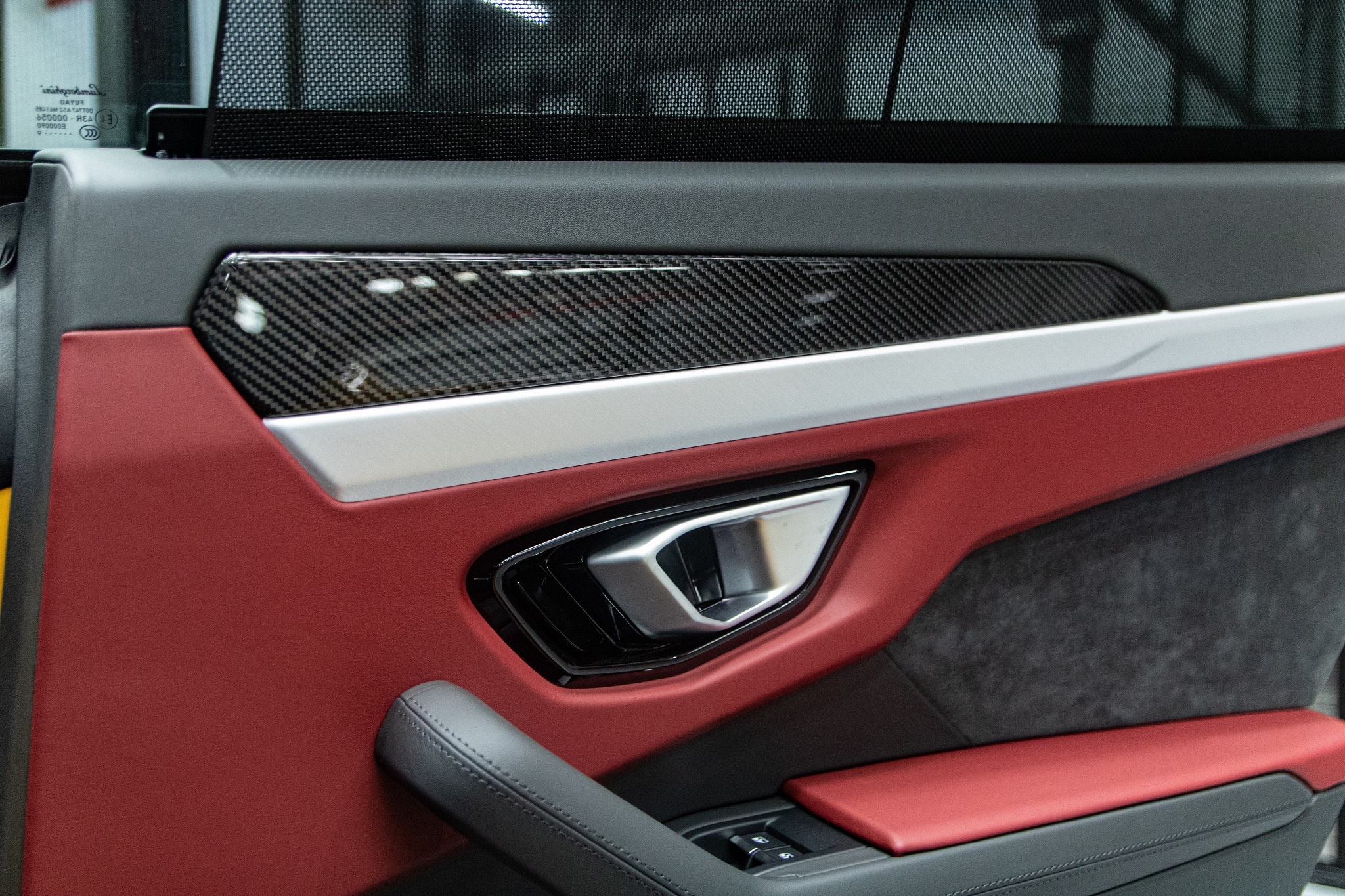 Chi tiet Lamborghini Urus chinh hang anh 27