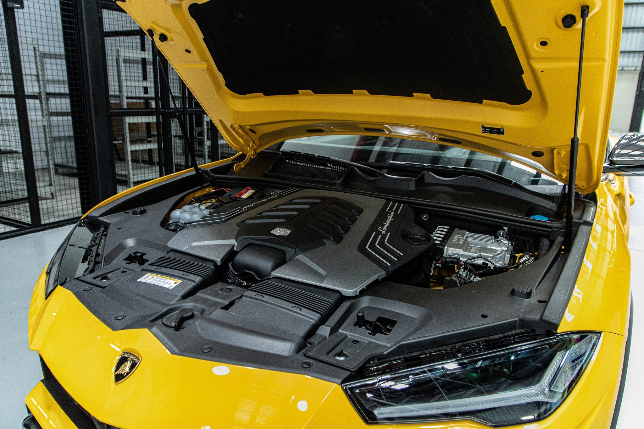 Chi tiet Lamborghini Urus chinh hang anh 36