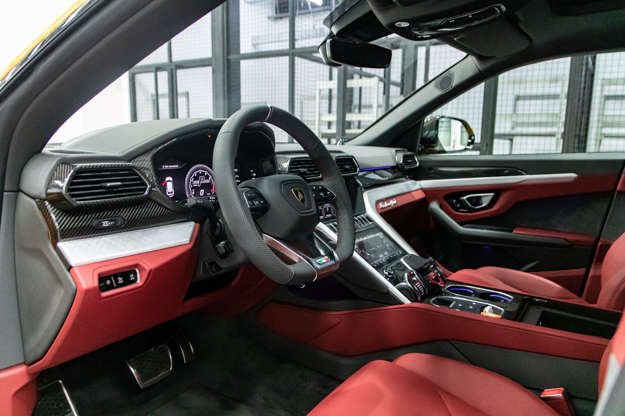 Chi tiet Lamborghini Urus chinh hang anh 16