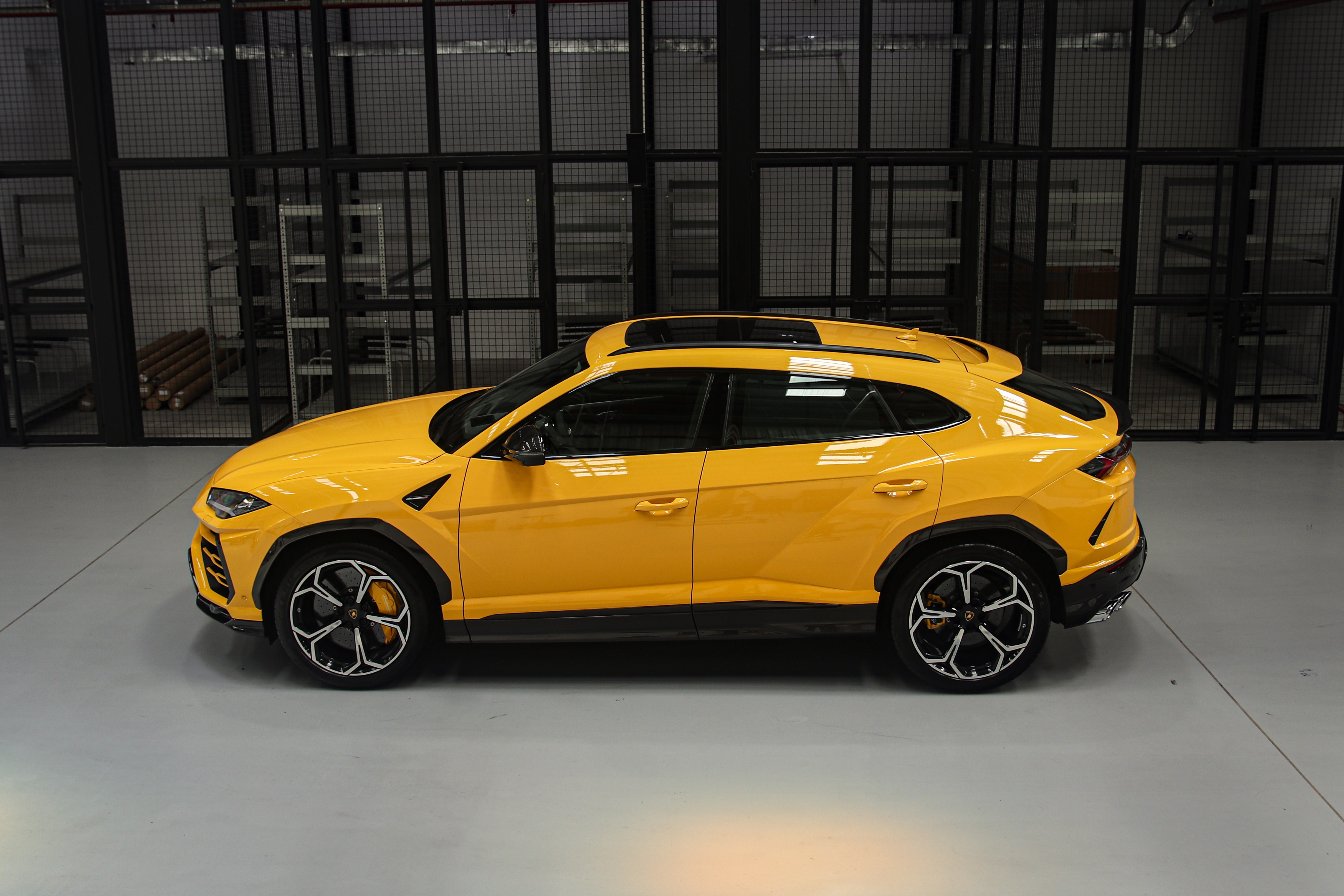 Chi tiet Lamborghini Urus chinh hang anh 39