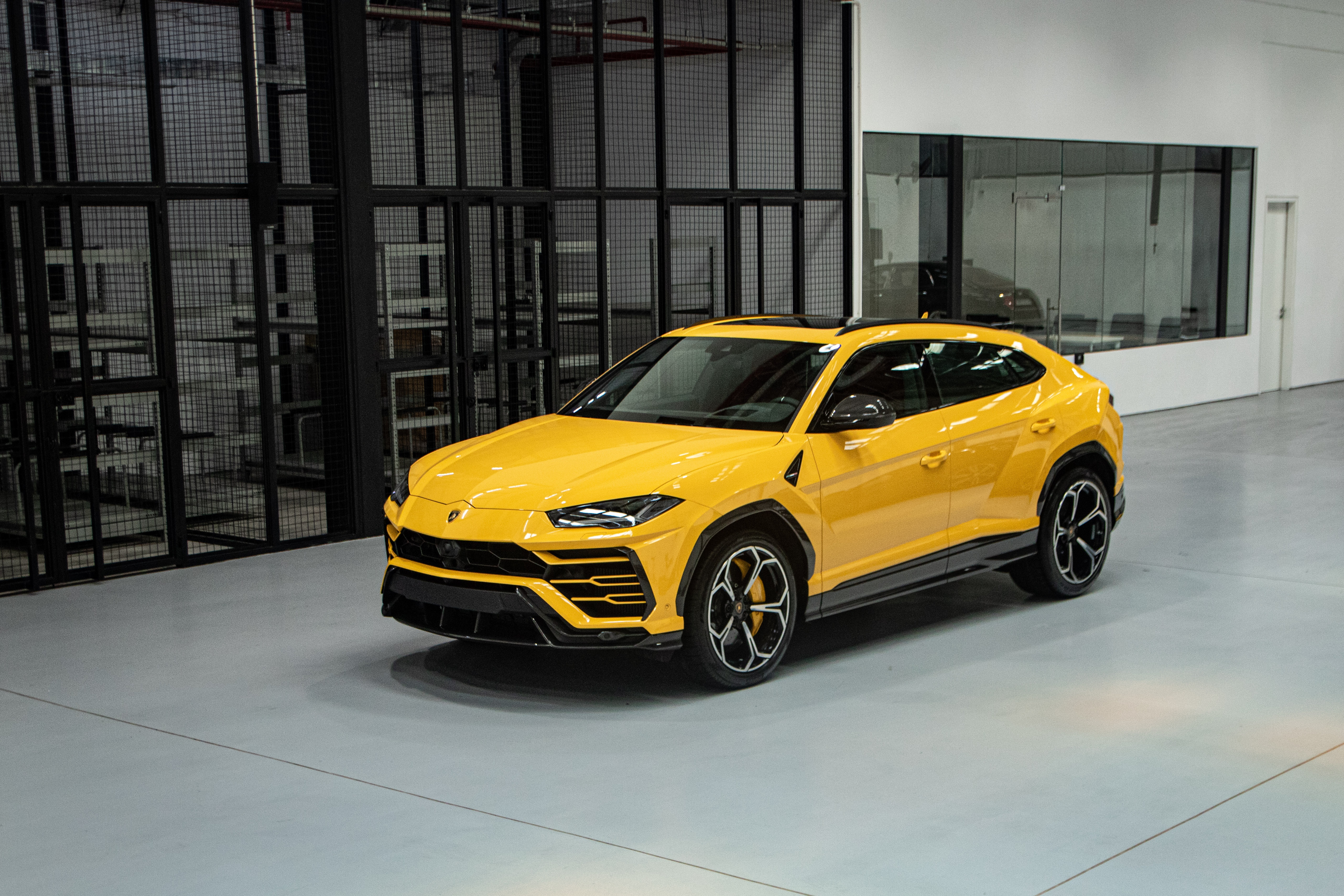 Chi tiet Lamborghini Urus chinh hang anh 13