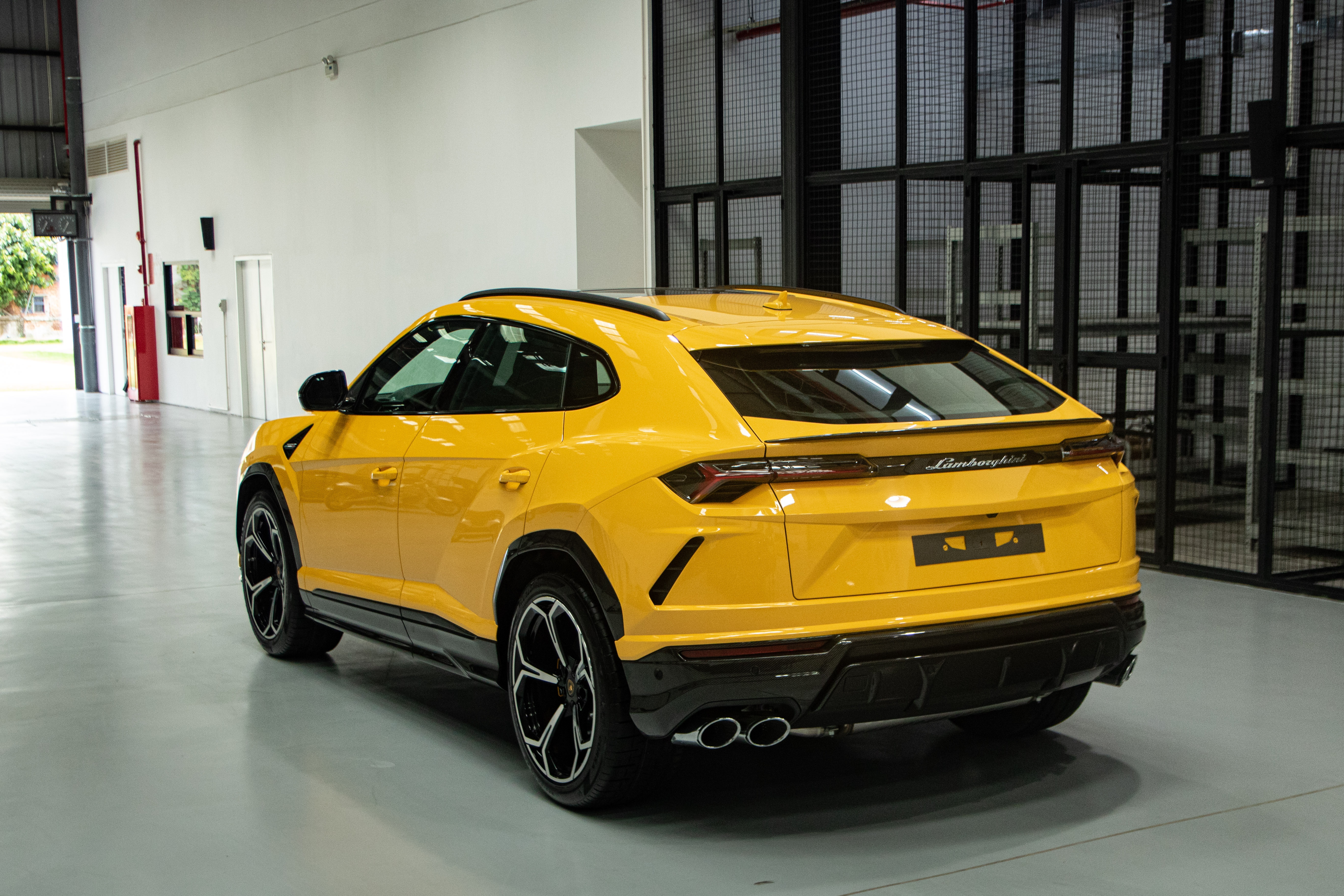Chi tiet Lamborghini Urus chinh hang anh 45