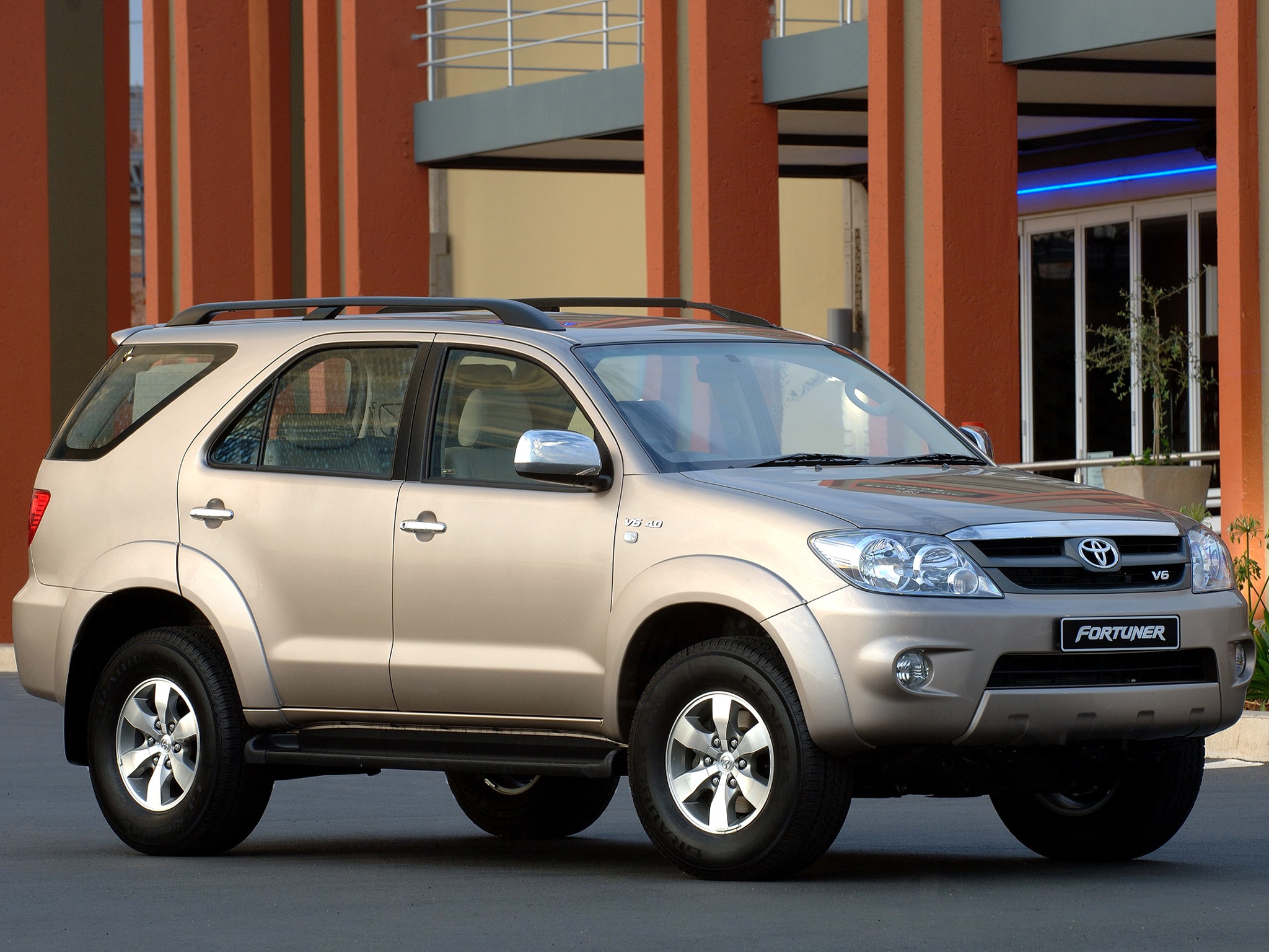 Những thay đổi trên Toyota Fortuner ảnh 2 Nhung thay doi tren Toyota Fortuner anh 2