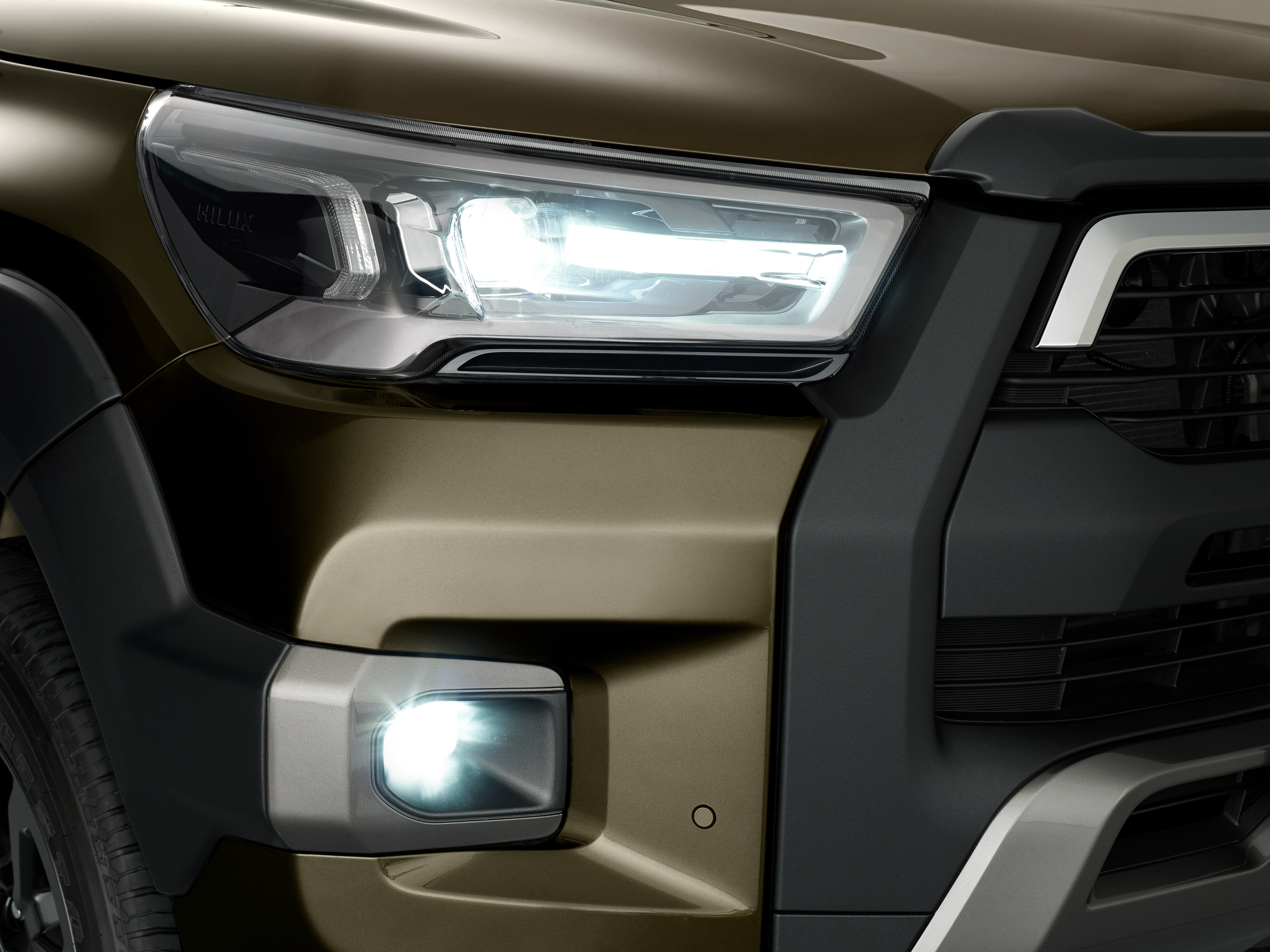 Toyota Hilux 2021 khác gì thế hệ cũ? ảnh 3 Toyota Hilux 2021 khac gi the he cu? anh 3