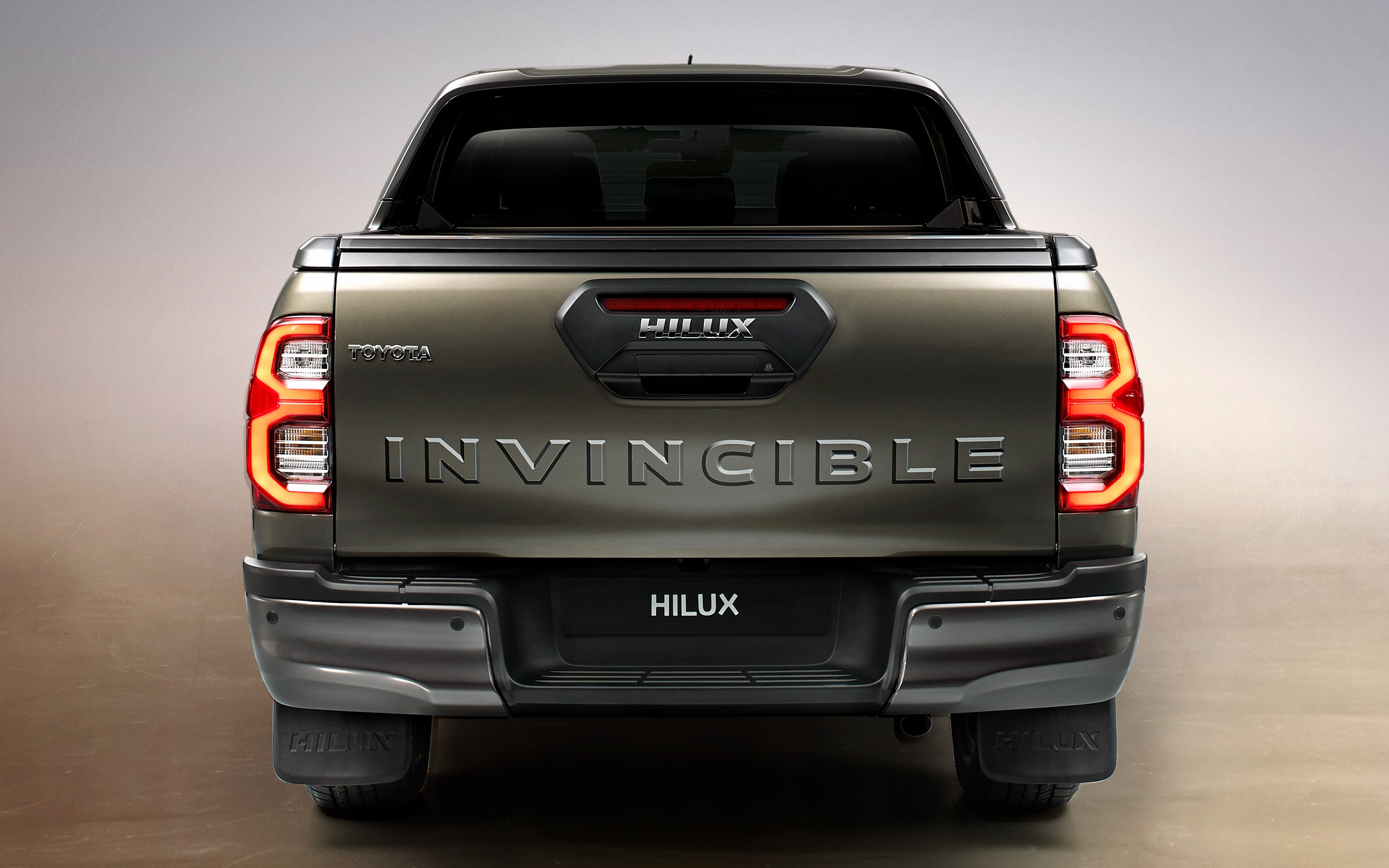 Toyota Hilux 2021 khác gì thế hệ cũ? ảnh 9 Toyota Hilux 2021 khac gi the he cu? anh 9