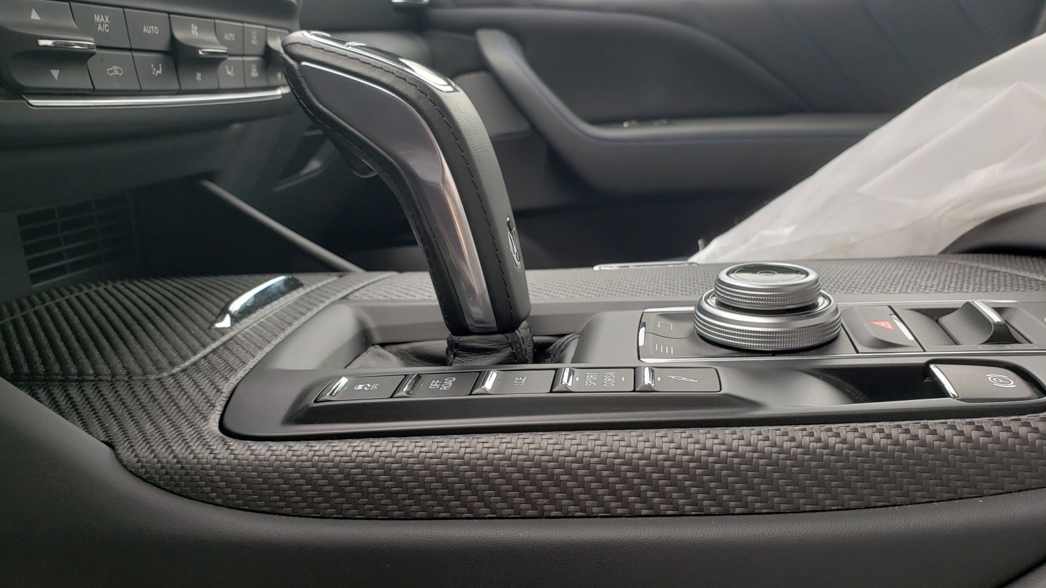 Maserati Levante Trofeo Launch Edition ve VN anh 9