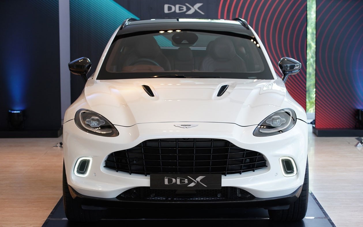 Aston Martin DBX V8 ra mat tai Thai Lan anh 2