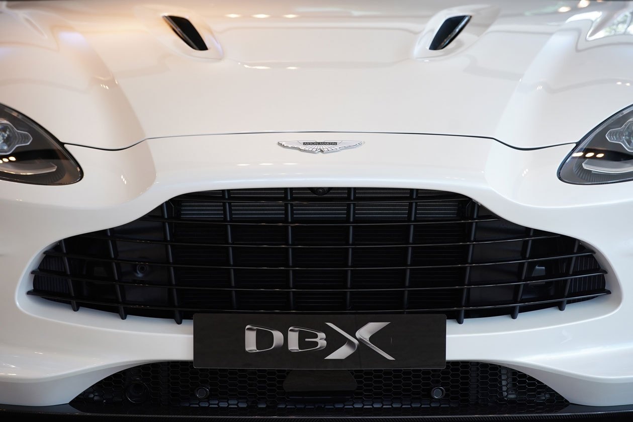 Aston Martin DBX V8 ra mat tai Thai Lan anh 4