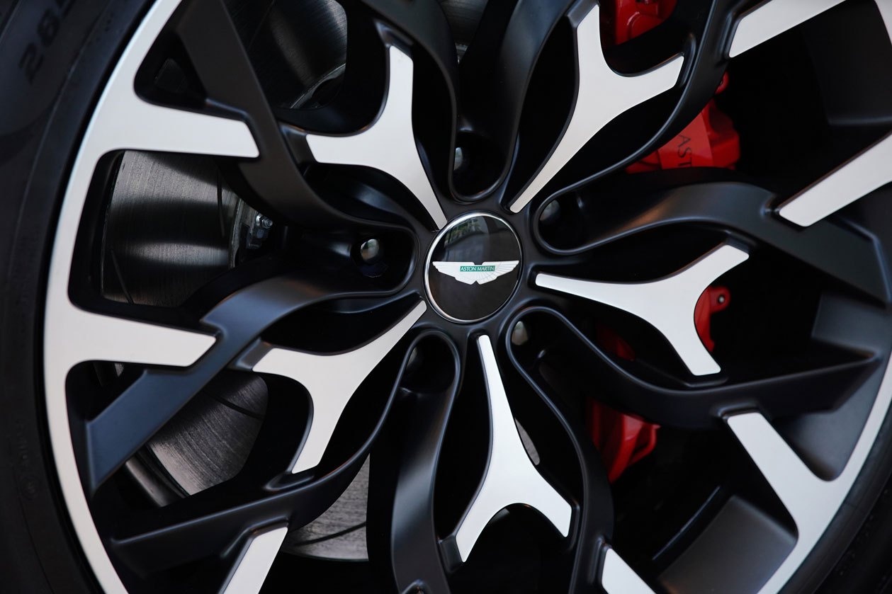 Aston Martin DBX V8 ra mat tai Thai Lan anh 5