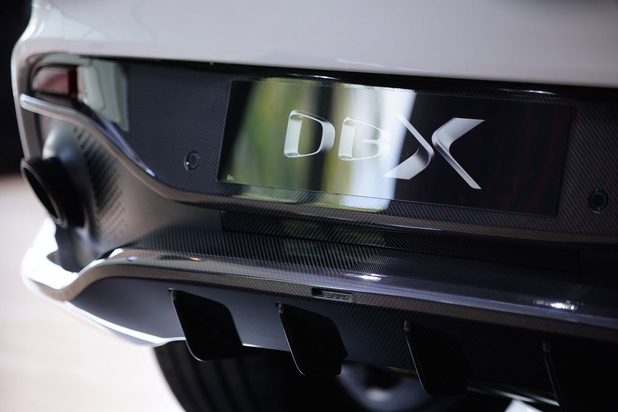 Aston Martin DBX V8 ra mat tai Thai Lan anh 13