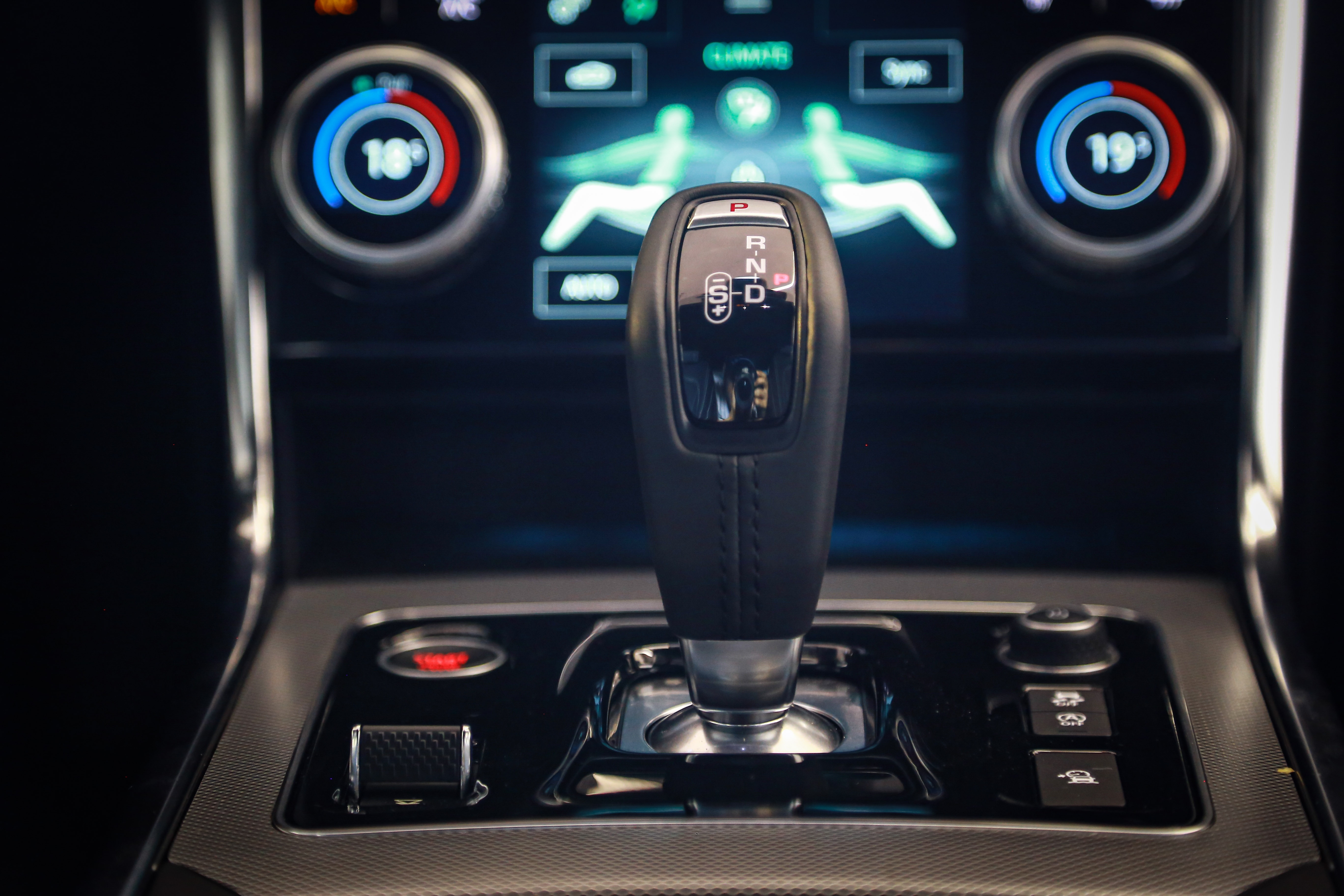 Jaguar XE ra mắt tại VN ảnh 10 Jaguar XE ra mat tai VN anh 10