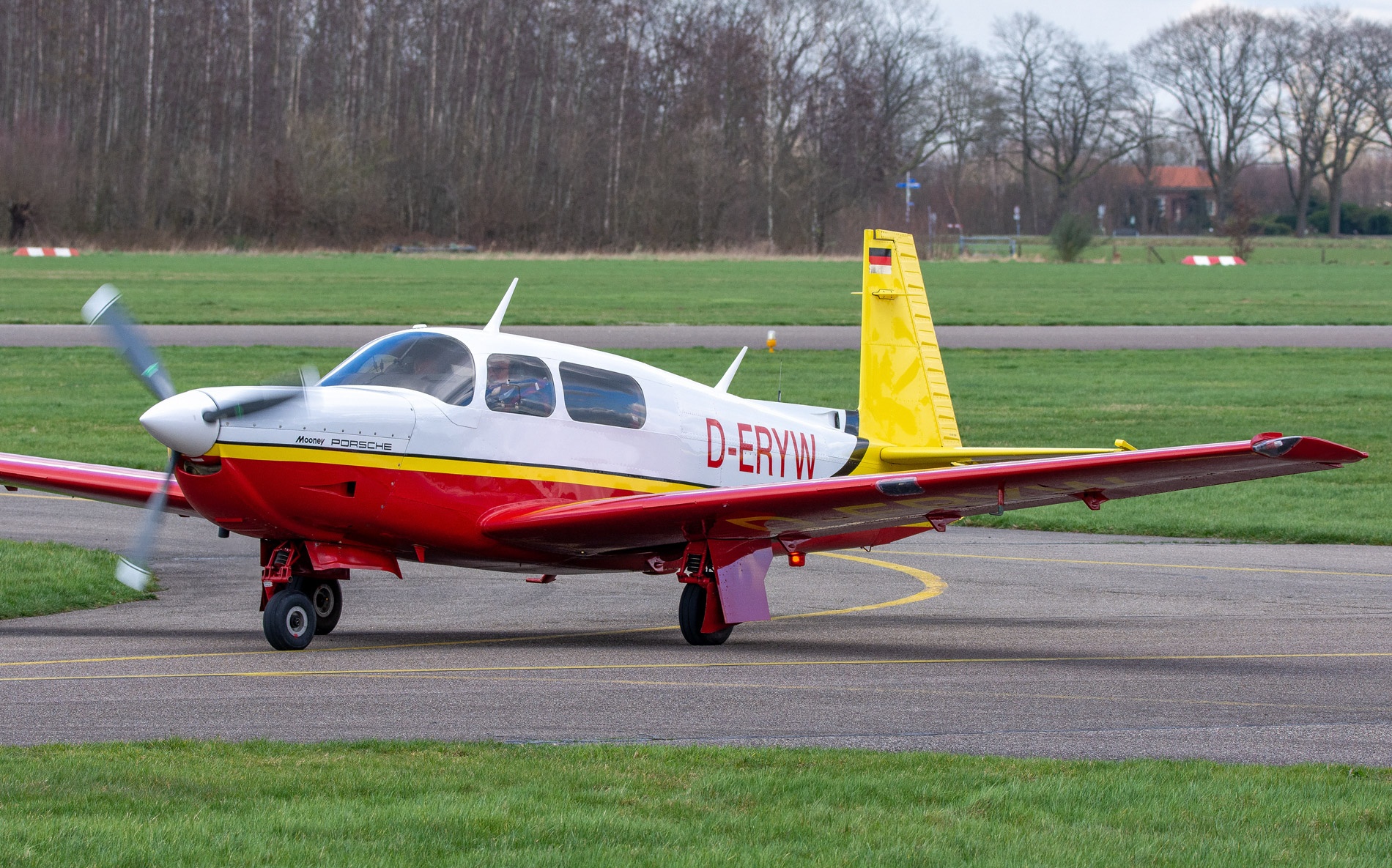 May bay Porsche it nguoi biet gia hon 100.000 USD anh 2
