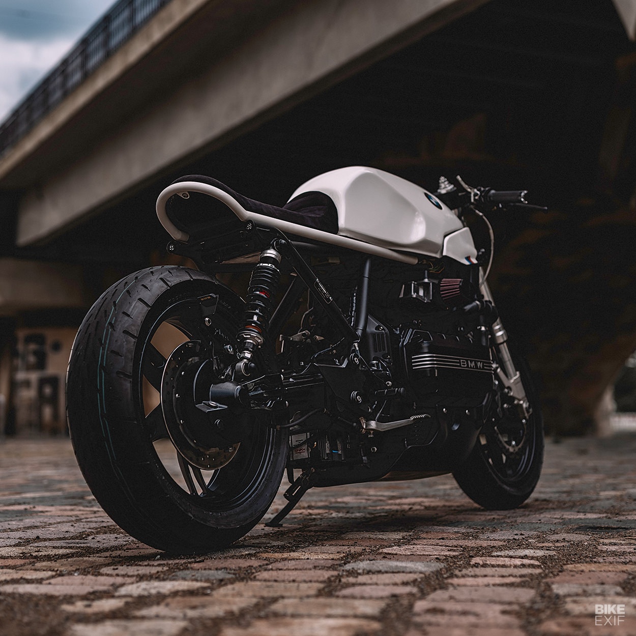 BMW K100RS độ phong cách cafe racer ảnh 11 BMW K100RS do phong cach cafe racer anh 11