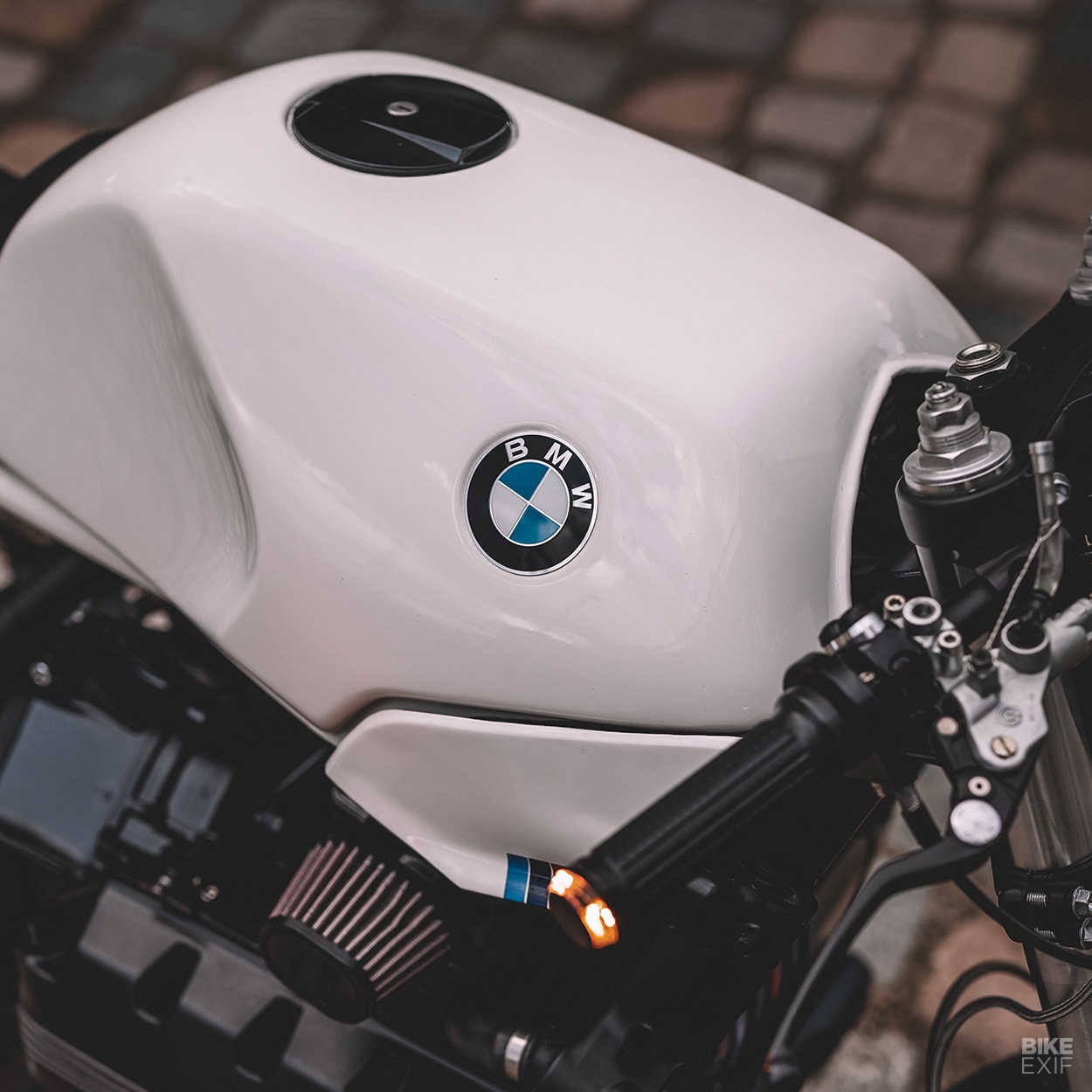 BMW K100RS độ phong cách cafe racer ảnh 9 BMW K100RS do phong cach cafe racer anh 9