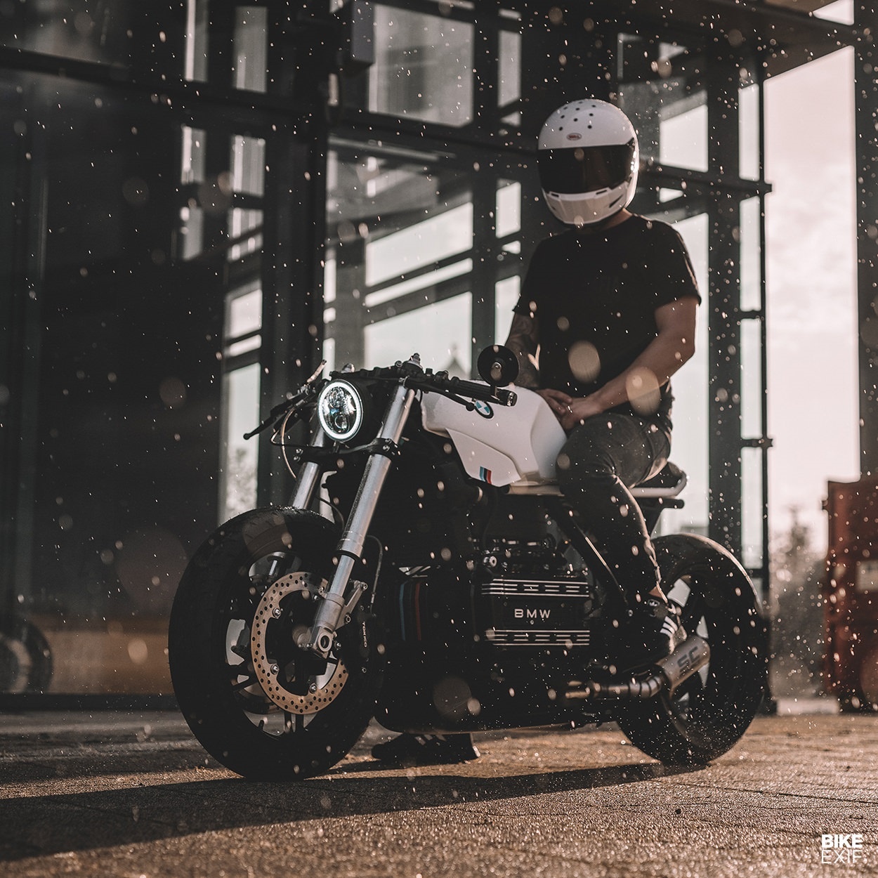 BMW K100RS độ phong cách cafe racer ảnh 2 BMW K100RS do phong cach cafe racer anh 2
