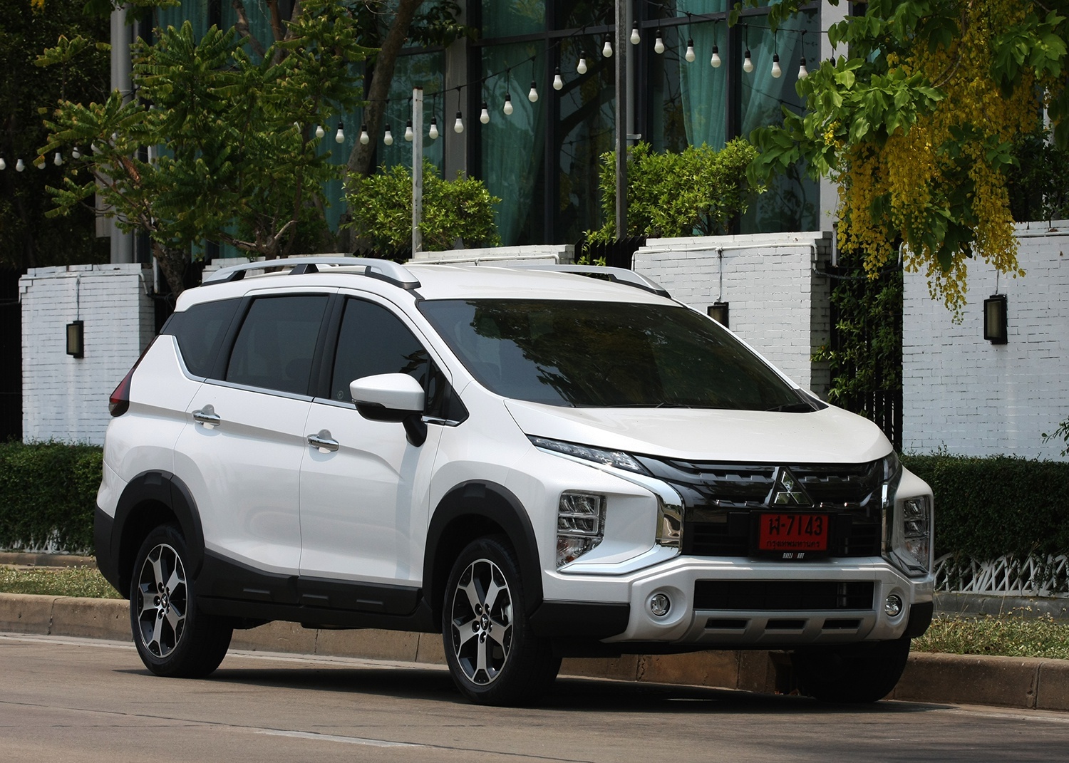Mitsubishi Xpander Cross trên đường về đại lý ảnh 3 Mitsubishi Xpander Cross tren duong ve dai ly anh 3