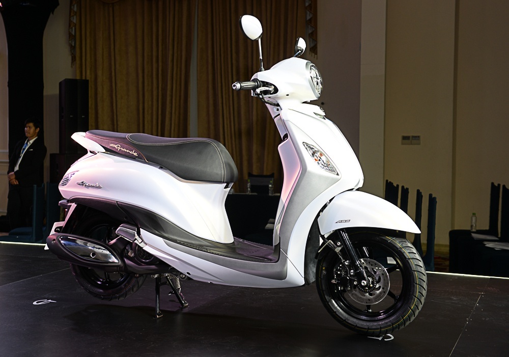 So sanh Honda SH Mode va Yamaha Grande anh 4