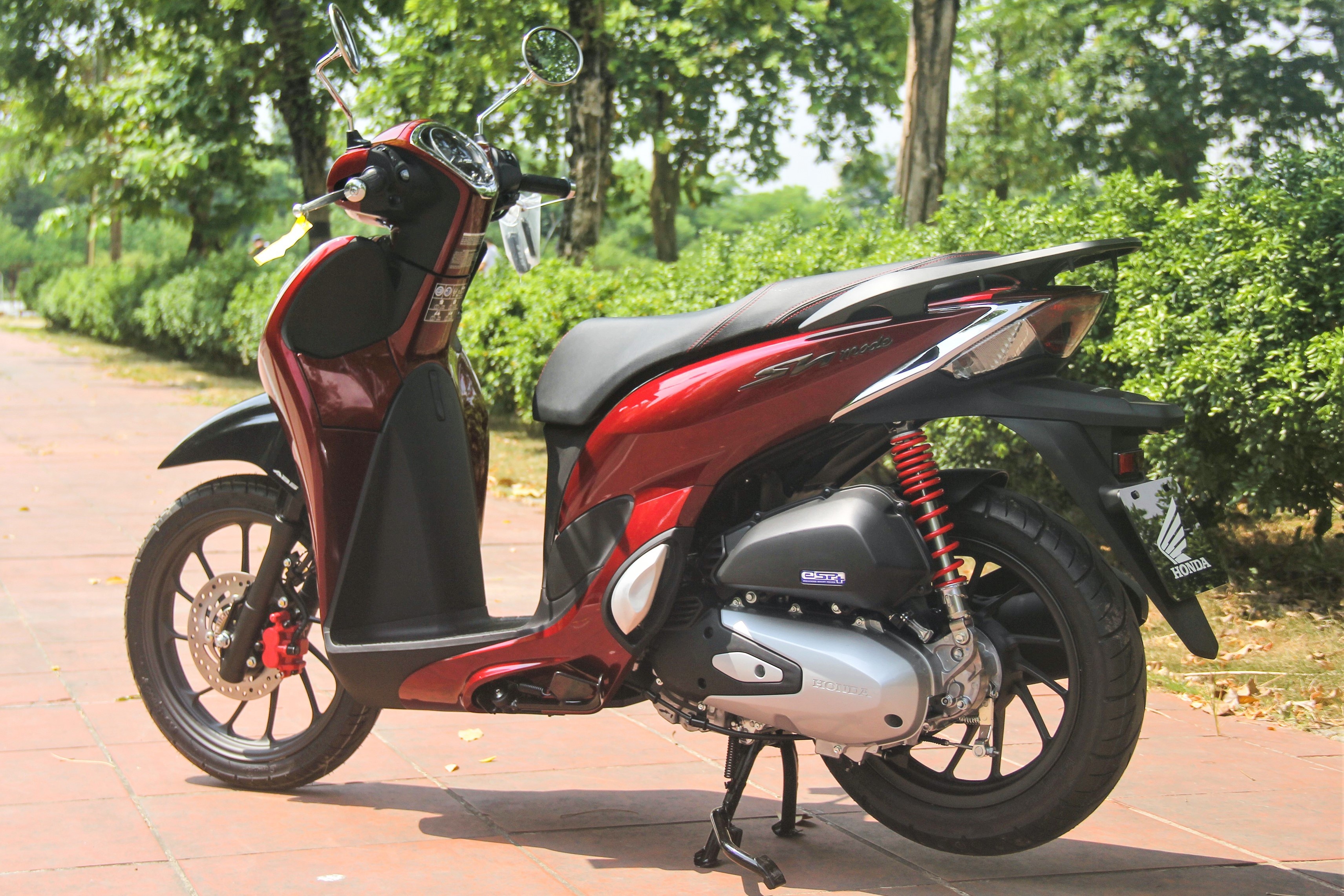 So sanh Honda SH Mode va Yamaha Grande anh 7