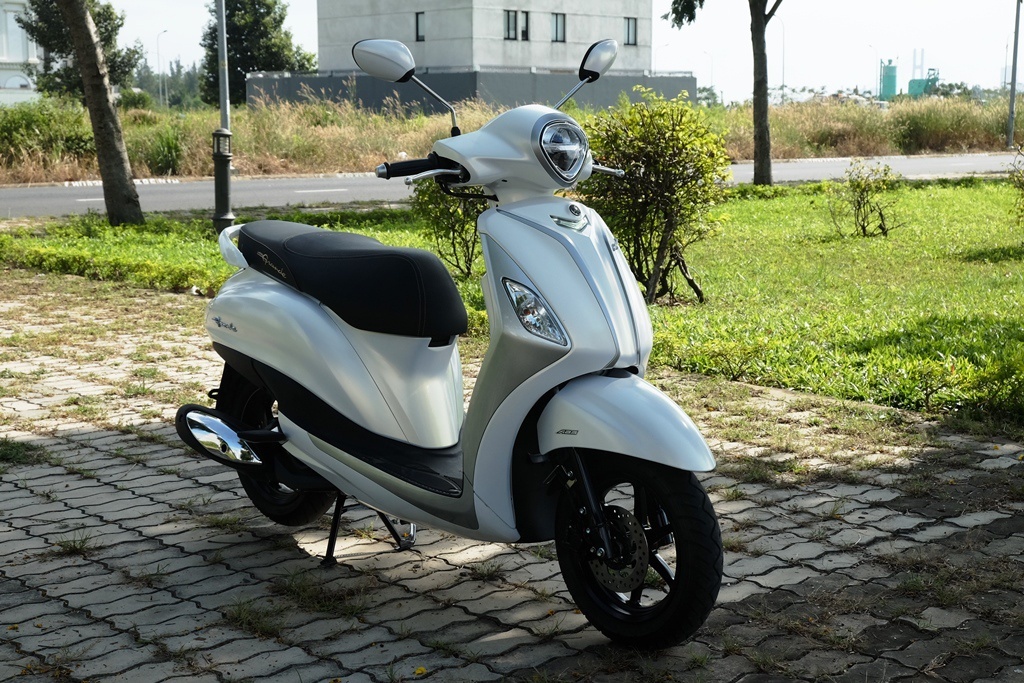 So sanh Honda SH Mode va Yamaha Grande anh 2