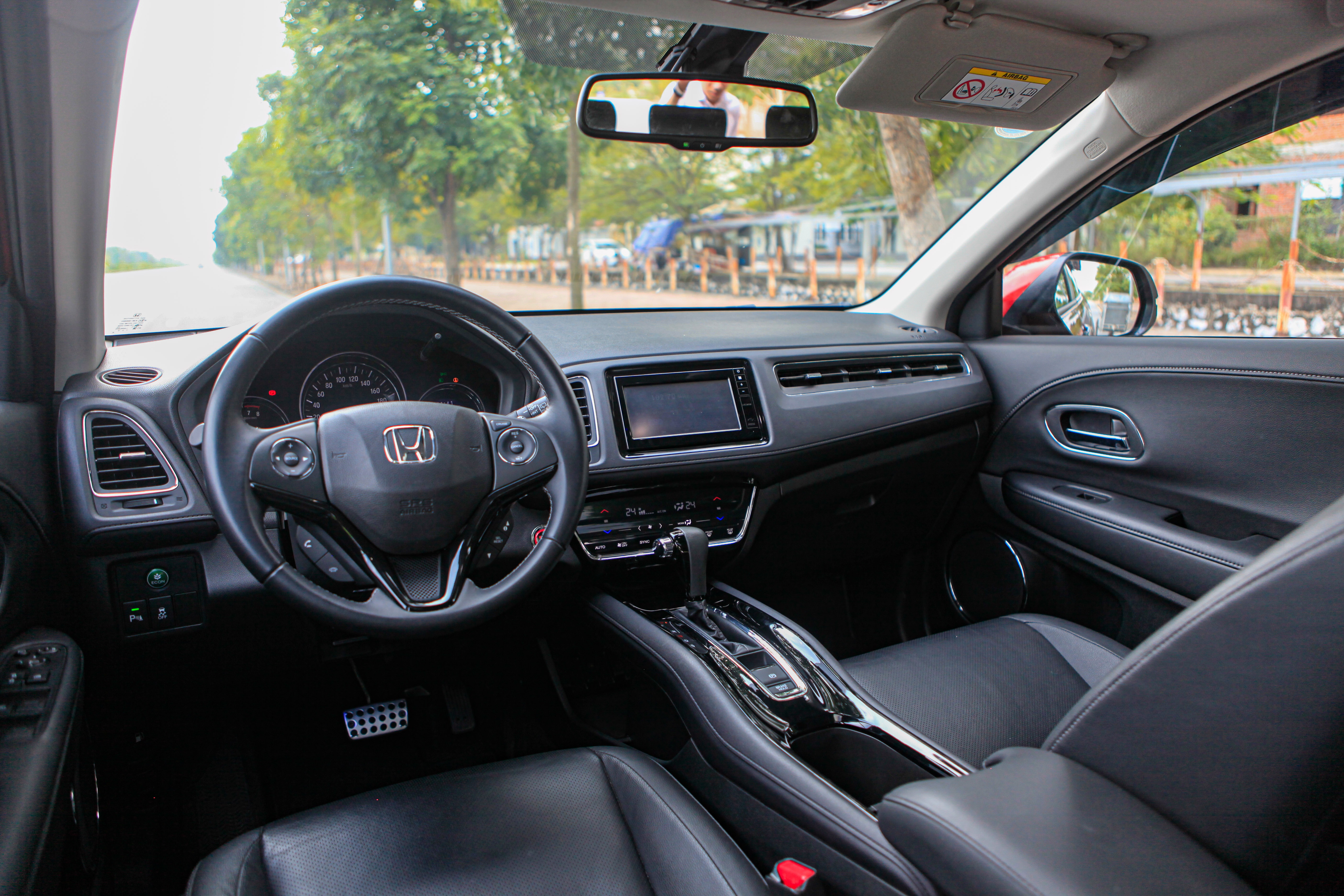 xe nhap khau duoc giam phi truoc ba anh 4