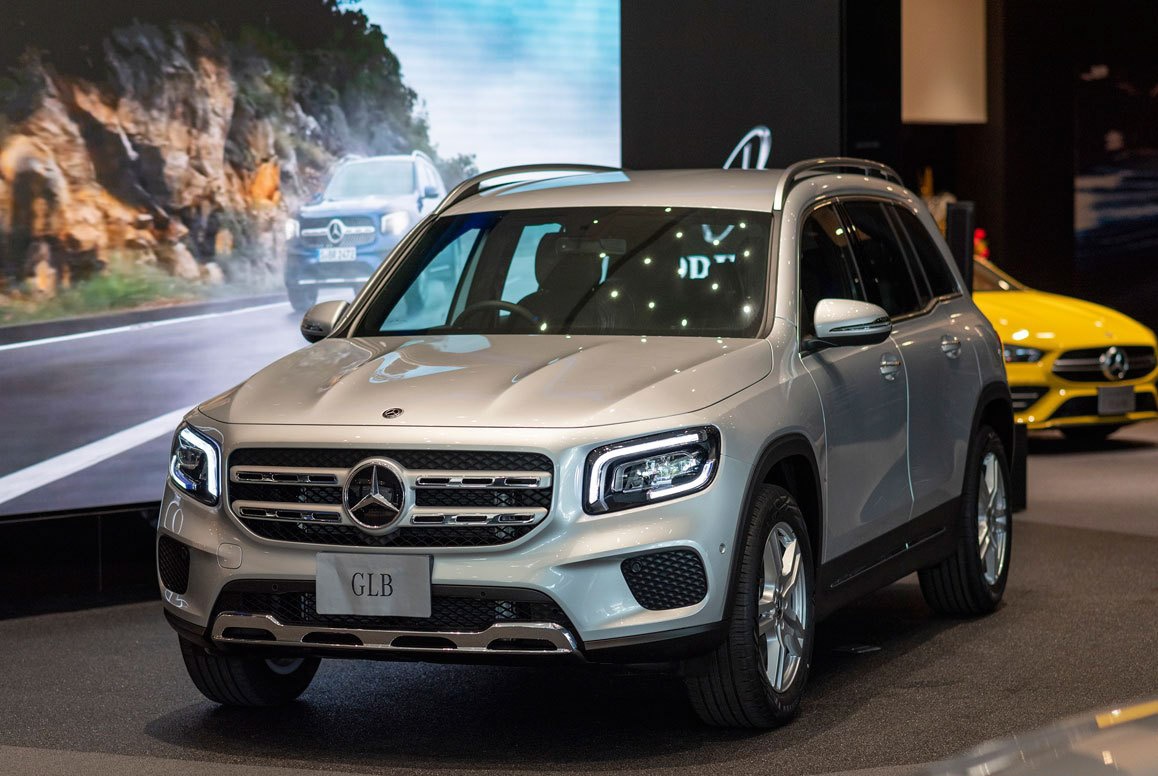 Chi tiet Mercedes-Benz GLB vua ra mat tai Thai Lan, can ke ngay ve VN hinh anh
