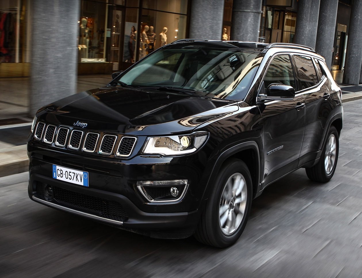 Dan cau thu Juventus lai thu Jeep Renegade va Compass anh 11