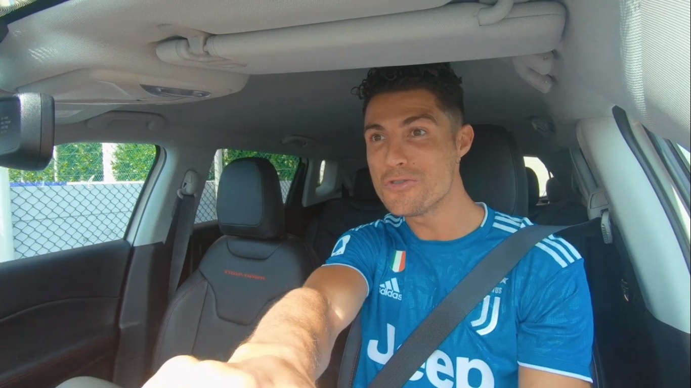 Cau thu Juventus trai nghiem 2 mau SUV moi cua Jeep hinh anh