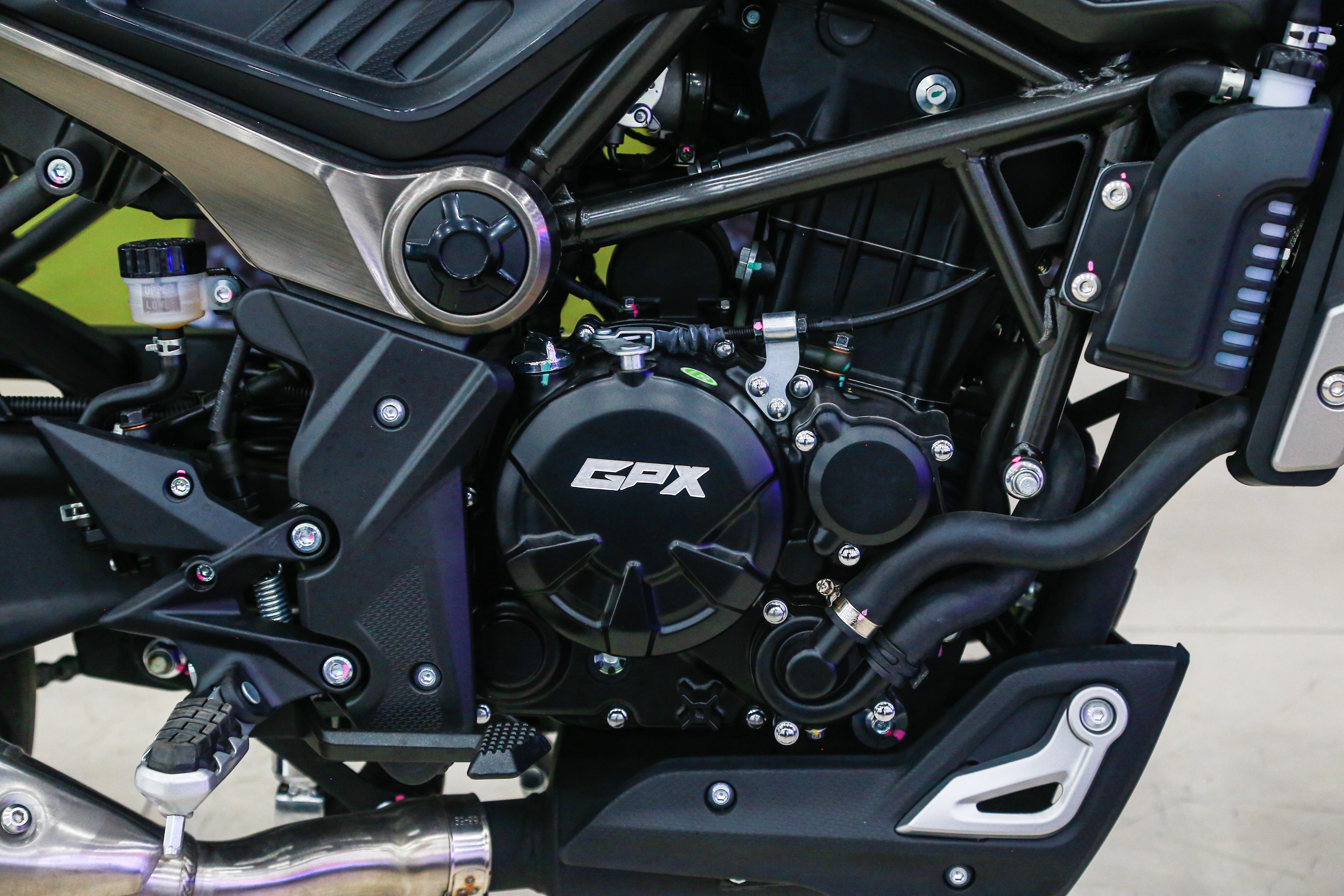 GPX MAD 300 gia 75 trieu dong vua ve VN anh 10