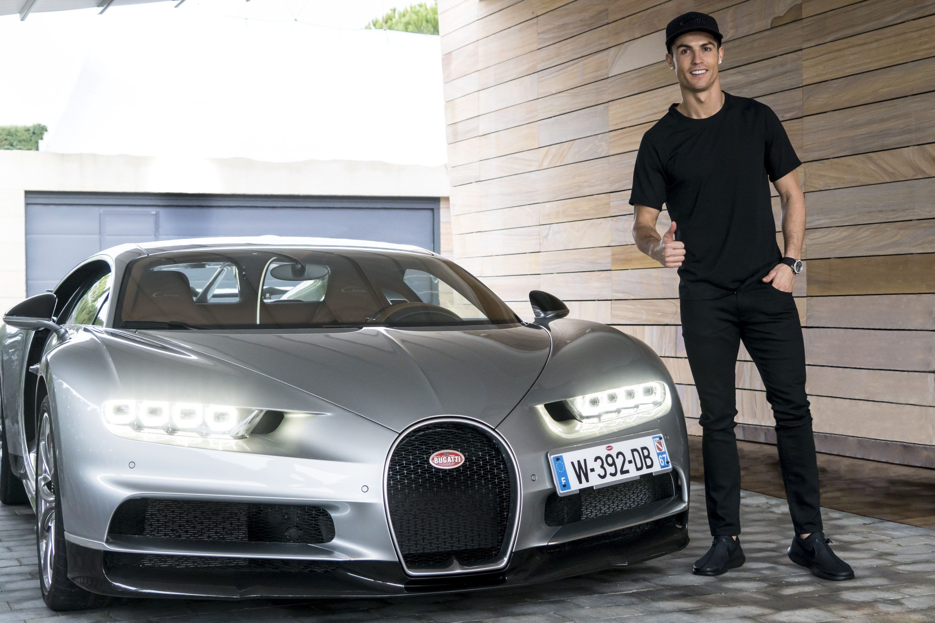 Chi tiết siêu xe 10, 1 triệu USD Ronaldo vừa mua ảnh 11 Chi tiet sieu xe 10, 1 trieu USD Ronaldo vua mua anh 11