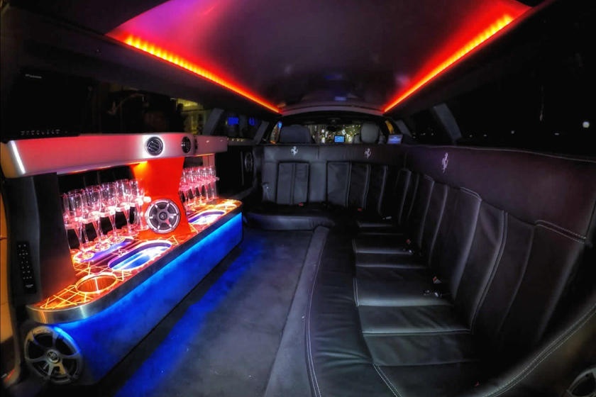 Ferrari 360 Modena Limousine giá gần 300.000 USD ảnh 5 Ferrari 360 Modena Limousine gia gan 300.000 USD anh 5